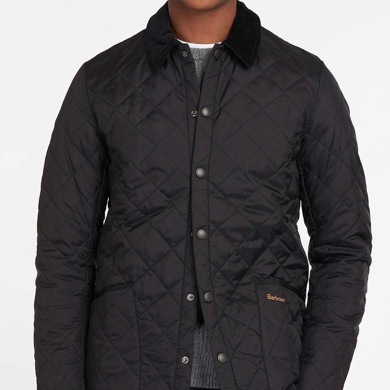 Barbour International Original Wax Jacket Black, Barbour Heritage Liddesdale Quilted Jacket Black 착용 스타일 - 6