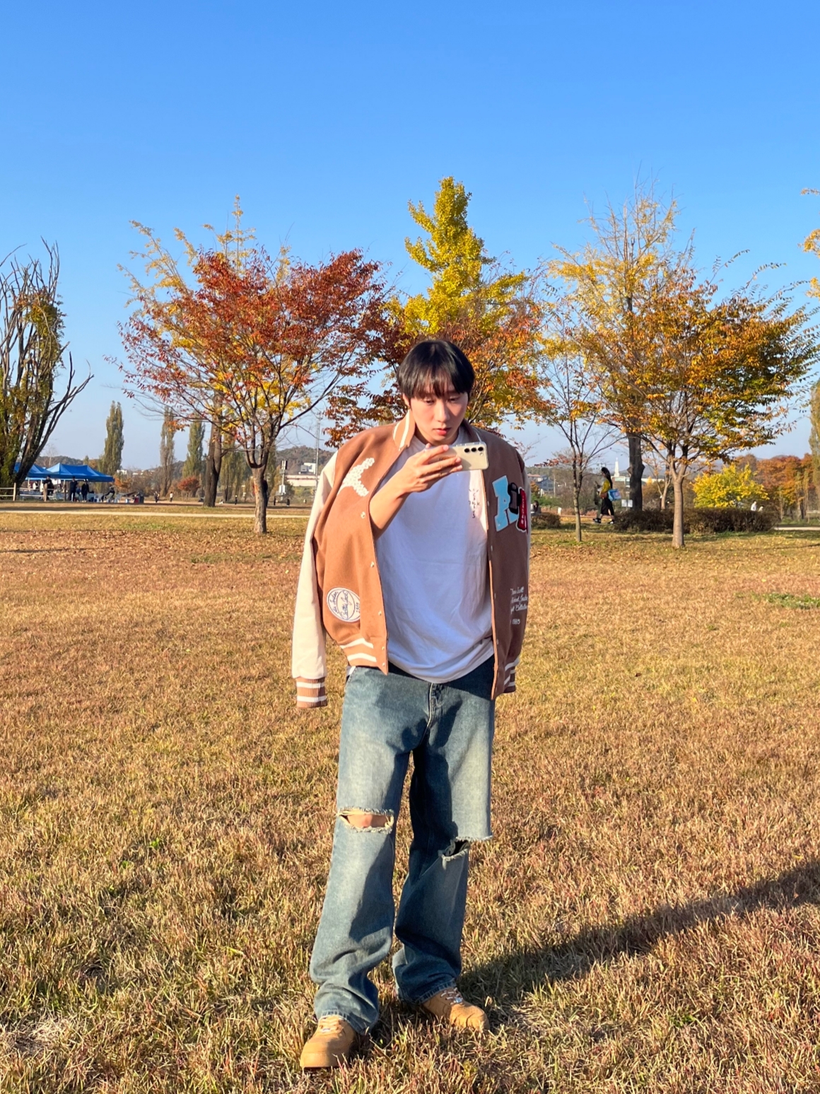 Jordan x Travis Scott Varsity Jacket Antique Brown - US/EU, Nike x Supreme Air Force 1 Low Flax 착용 스타일 - 2