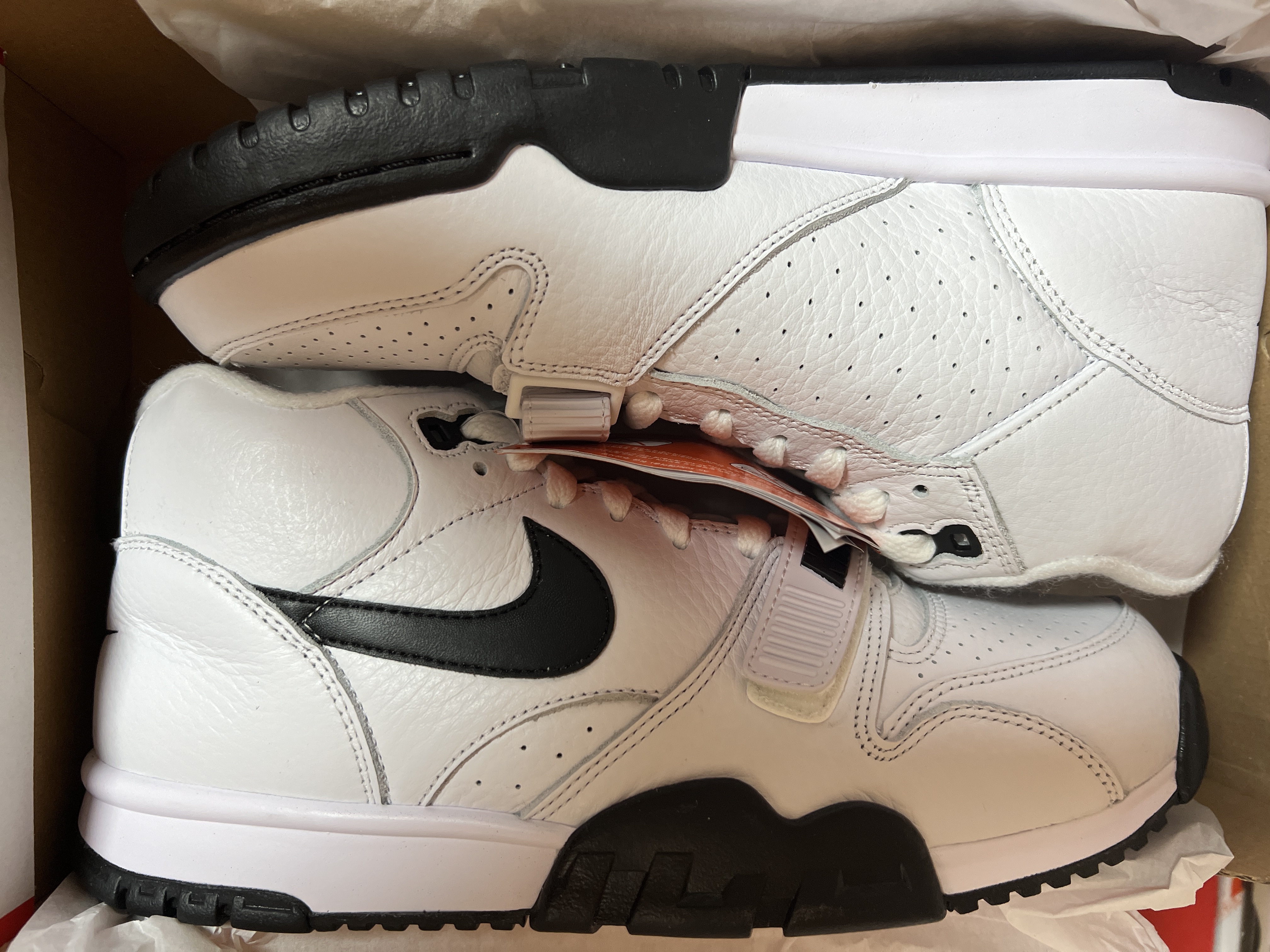 Nike Air Trainer 1 White Black 착용 스타일