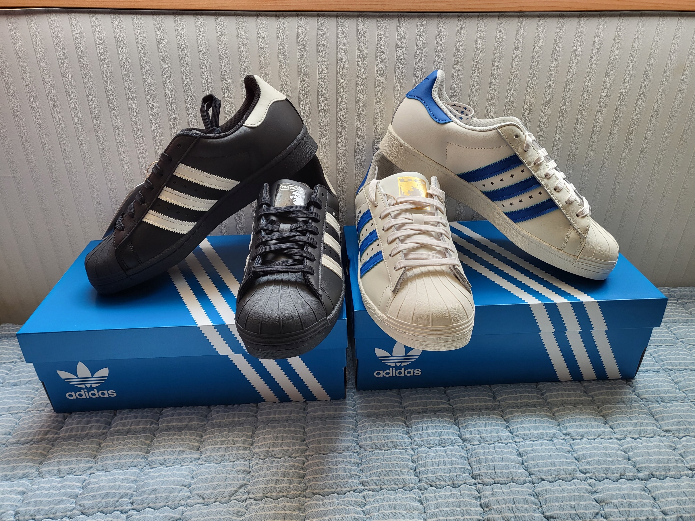 Adidas x Deux Superstar 80s Off White Blue, Adidas x Deux Superstar 80s Core Black Off White 착용 스타일