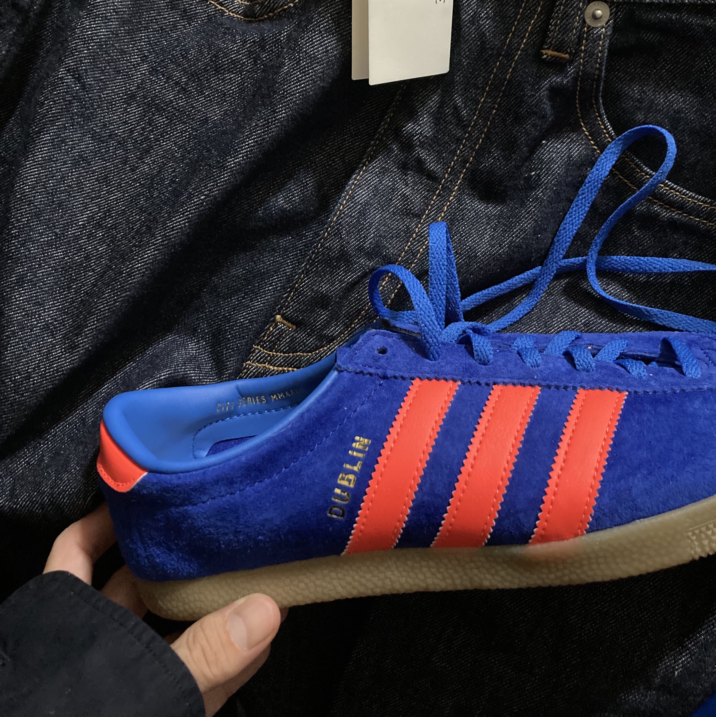Adidas Dublin Phanton Solar Red, Auralee Hard Twist Denim 5P Pants Indigo 착용 스타일 - 2