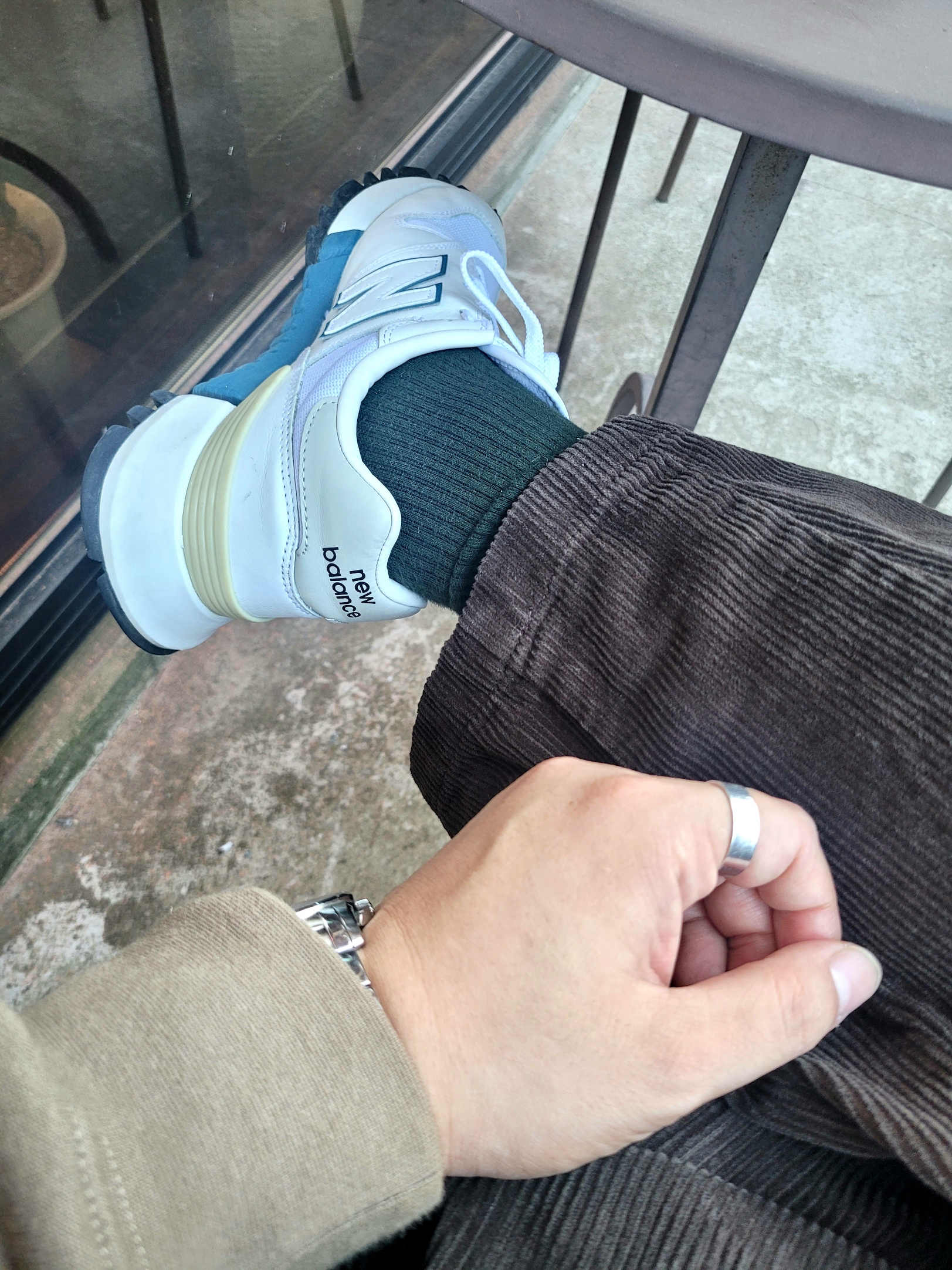 New Balance x Tokyo Design Studio R_C 1300 White Mallard Blue, Essentials Hoodie Wood - 22FW 착용 스타일 - 1