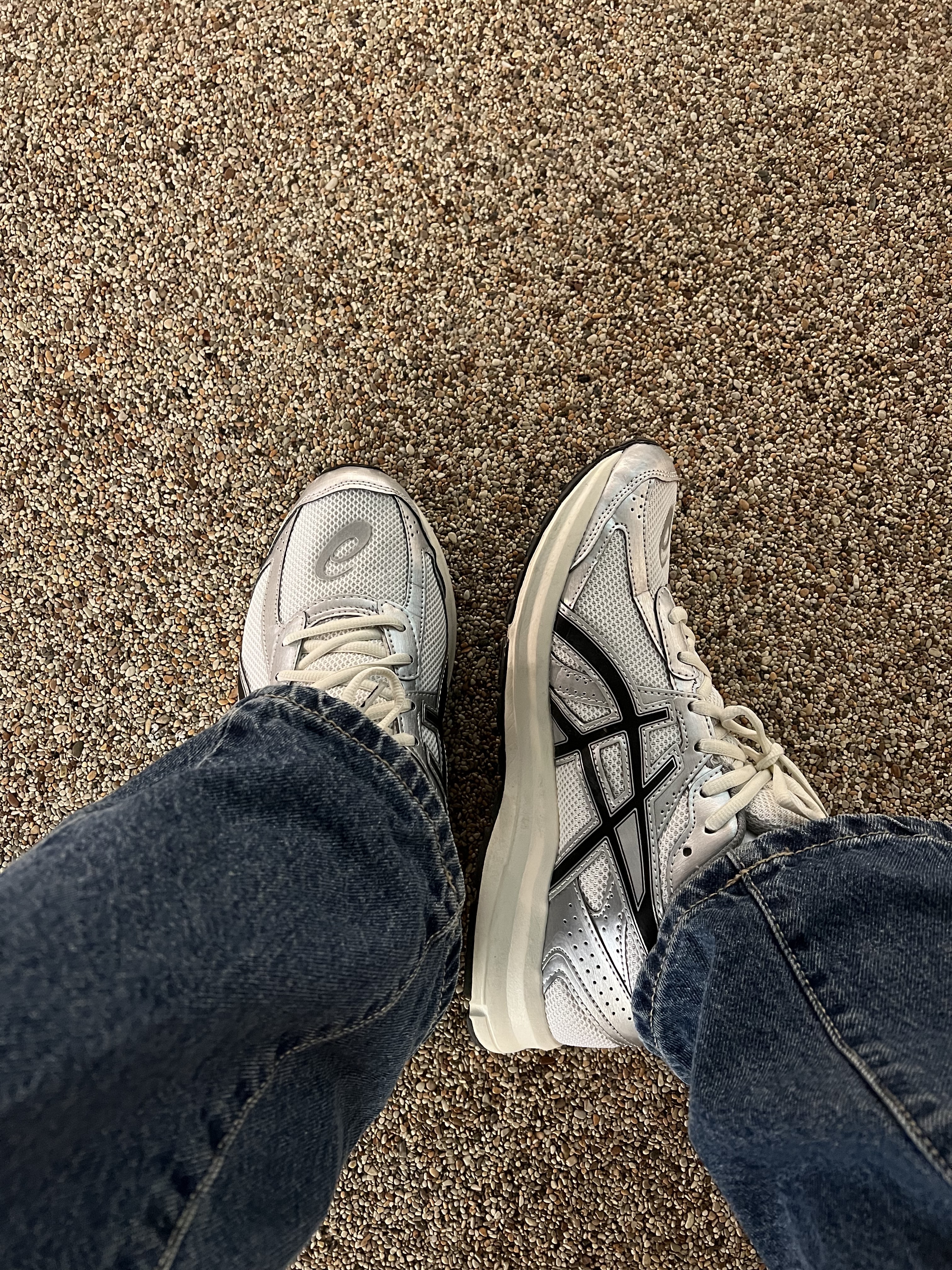 Asics Jog 100 S White Black - 2E Wide 착용 스타일 - 2