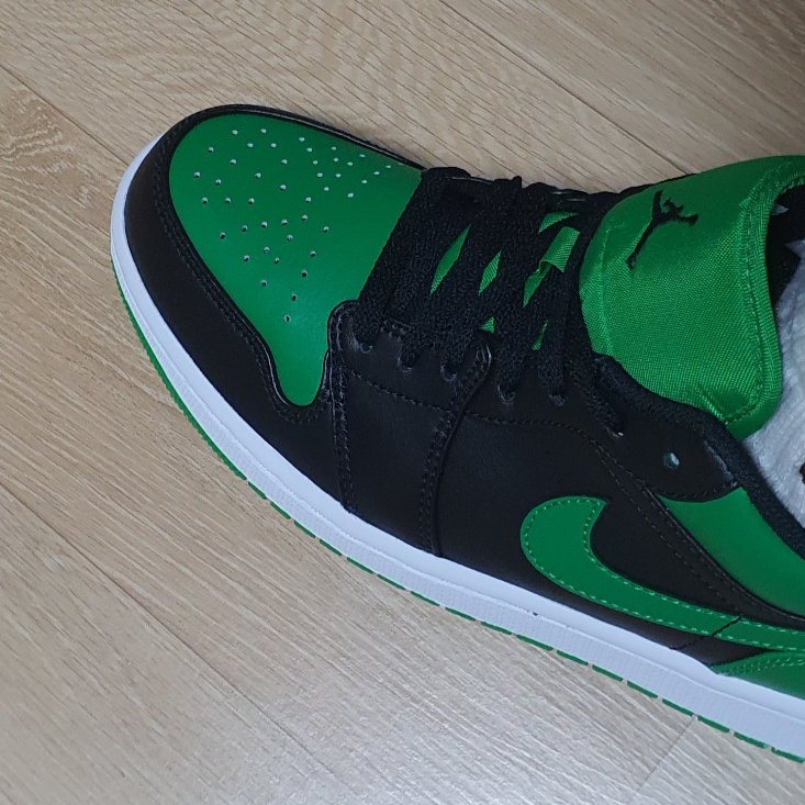 Jordan 1 Low Lucky Green 착용 스타일 - 2
