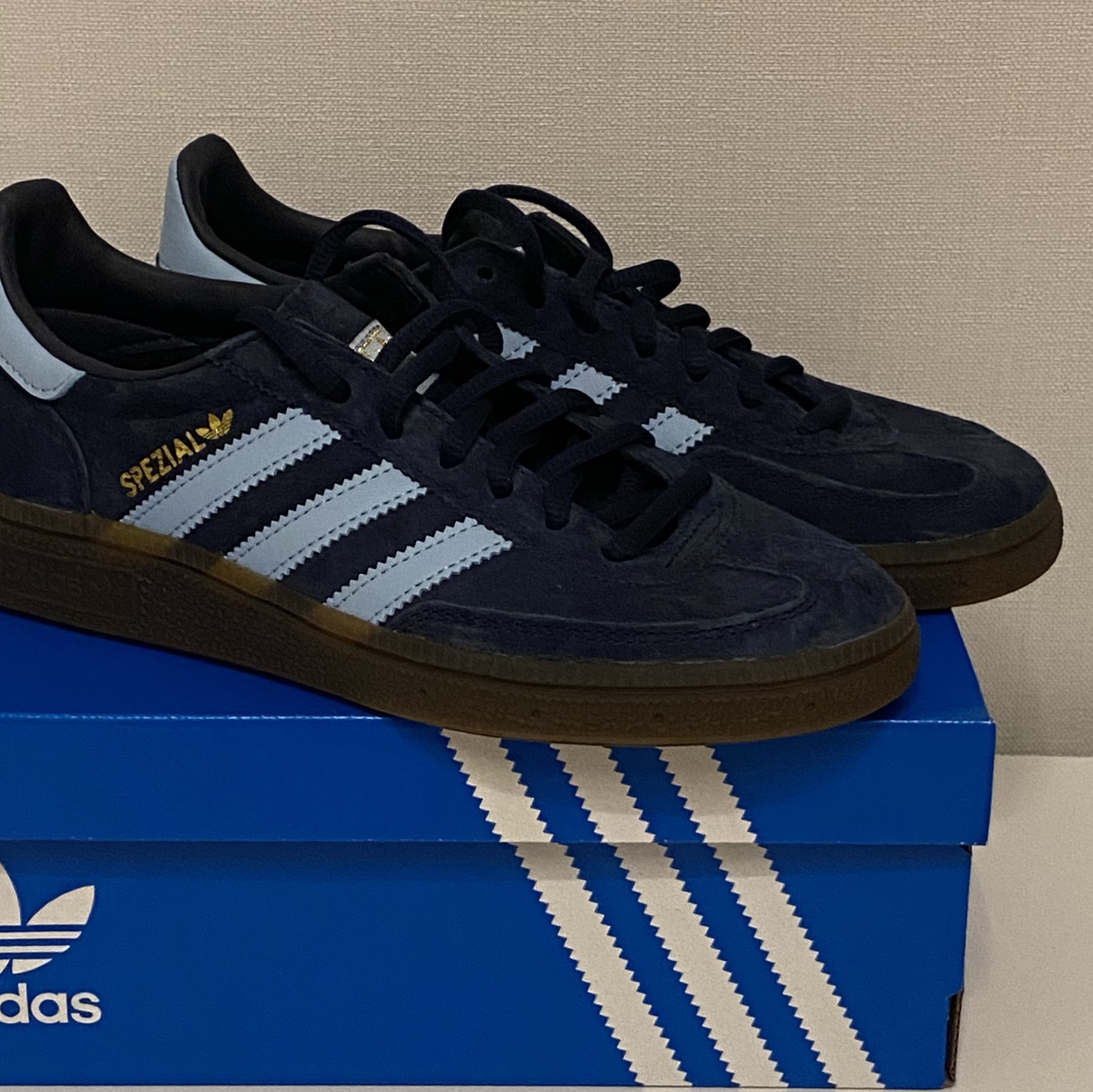 Adidas Spezial Handball Collegiate Navy 착용 스타일