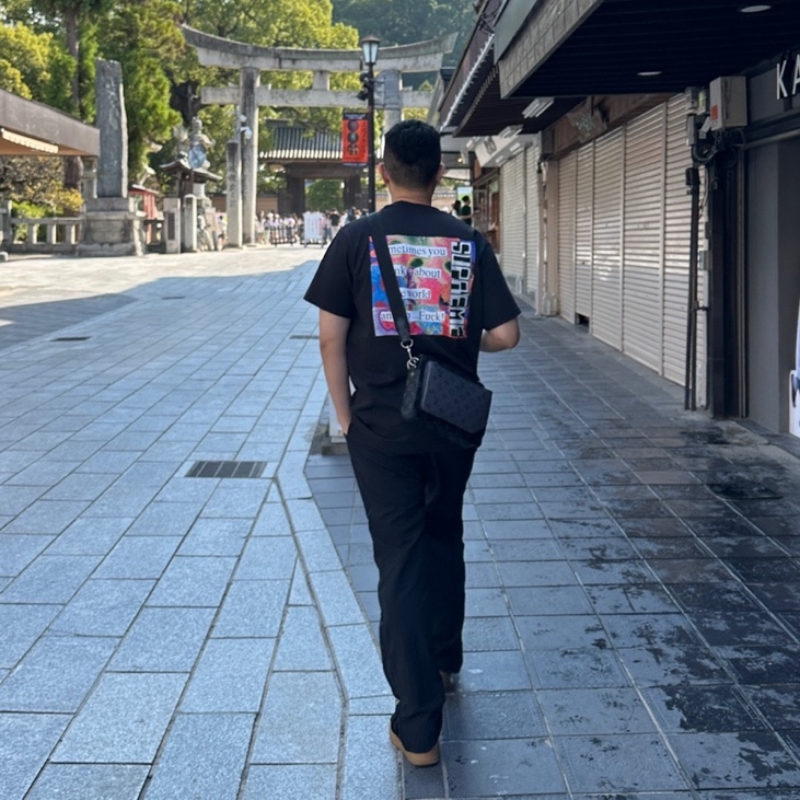 Supreme Static T-Shirt Black - 23FW, Louis Vuitton Trio Messenger Monogram Eclipse 착용 스타일