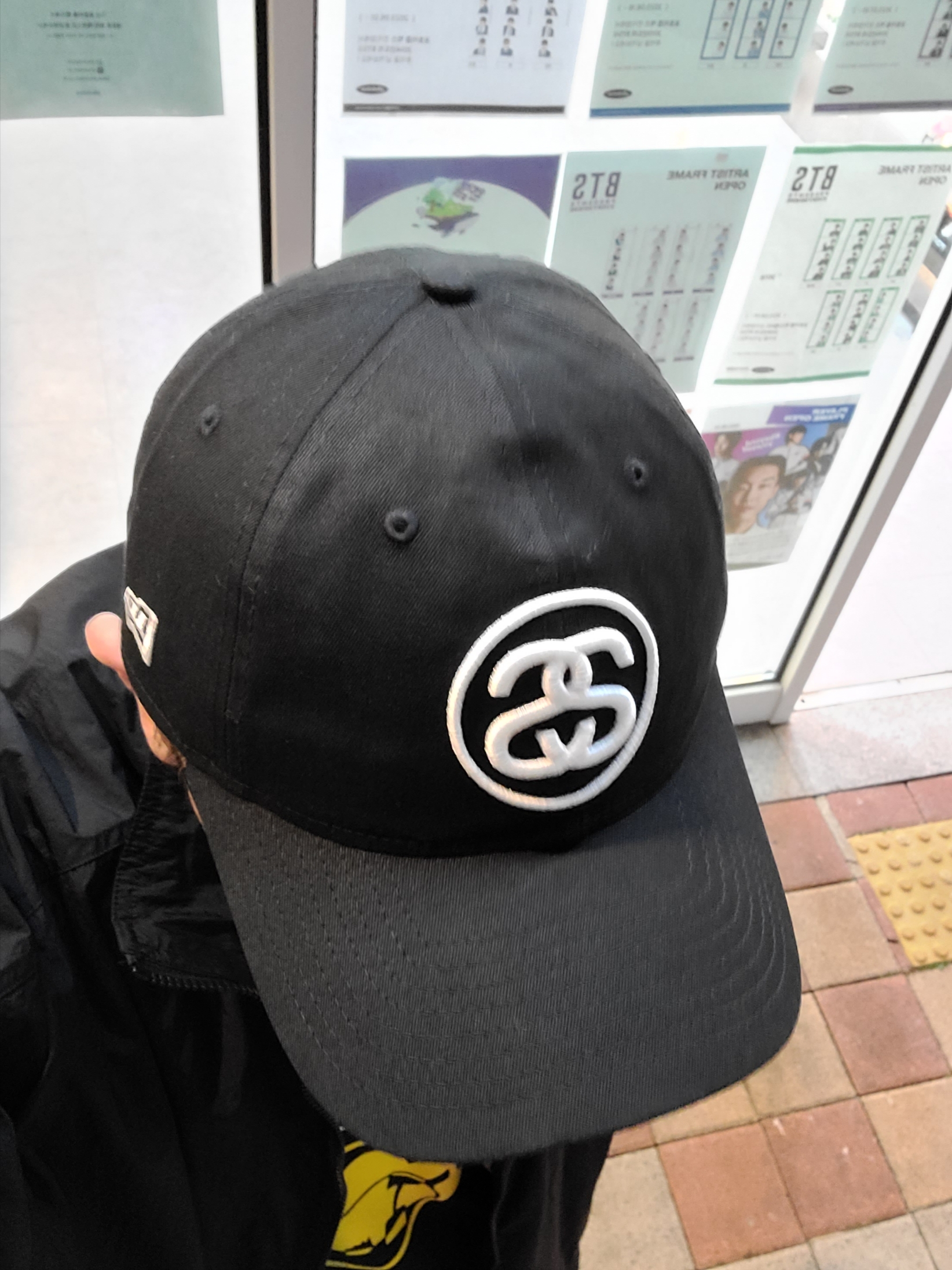 Stussy SS Link 9Twenty Cap Black, Stussy x Cactus Plant Flea Market Sport LS T-Shirt Black 착용 스타일