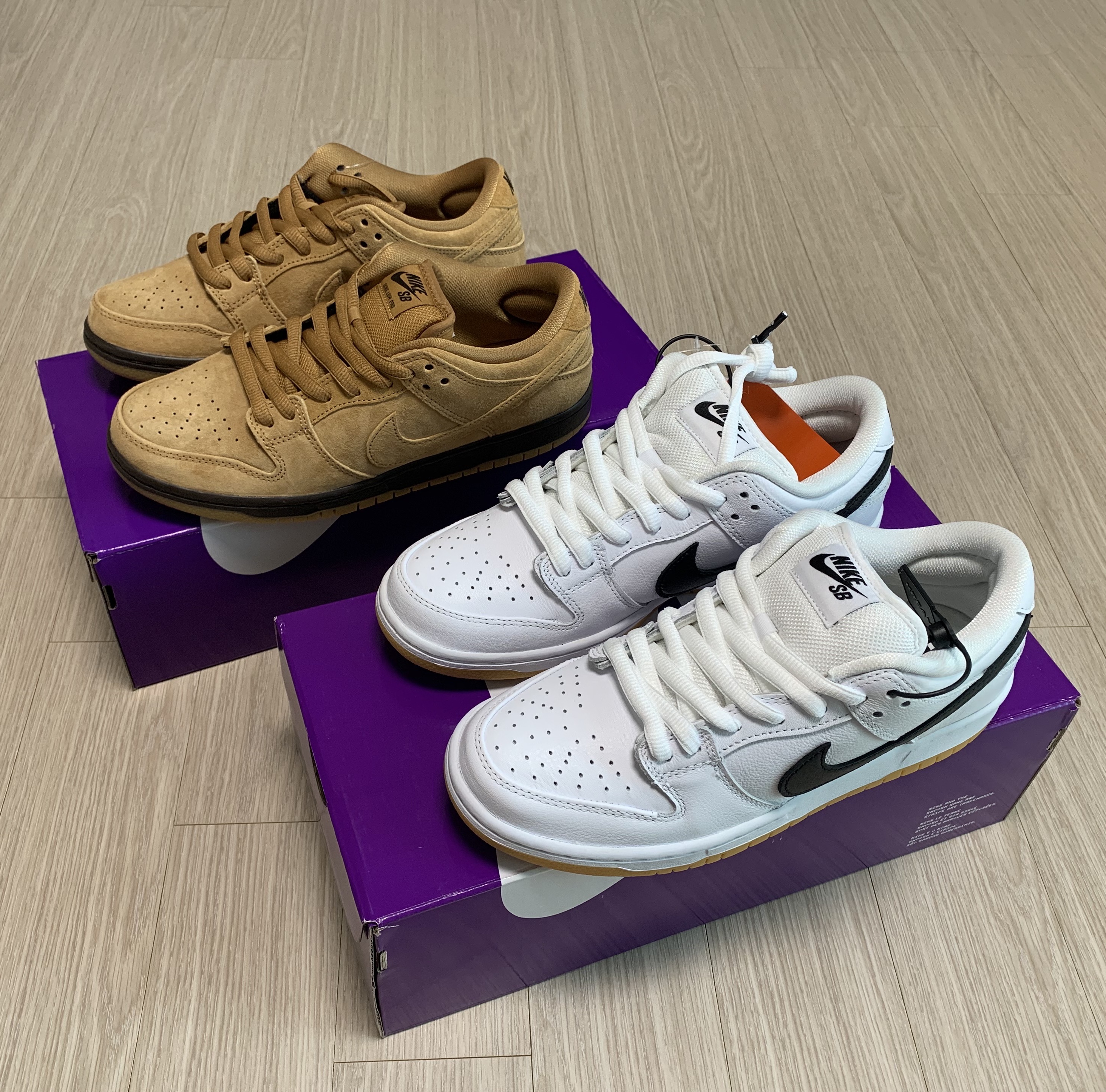 Nike SB Dunk Low Pro White and Gum Light Brown 착용 스타일 - 5