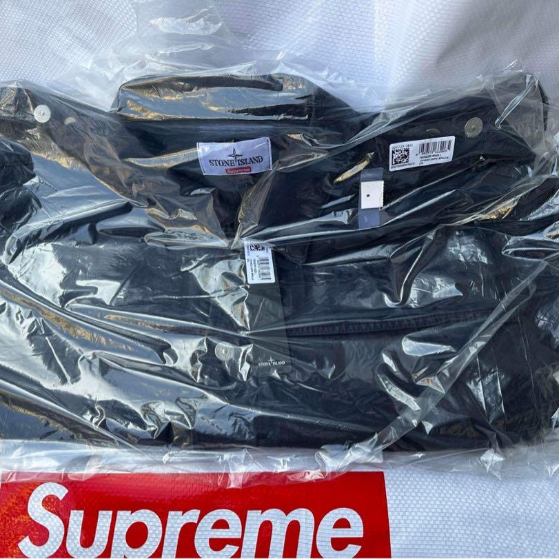 Supreme x Stone Island Denim Trucker Jacket Black - 23FW 착용 스타일 - 2