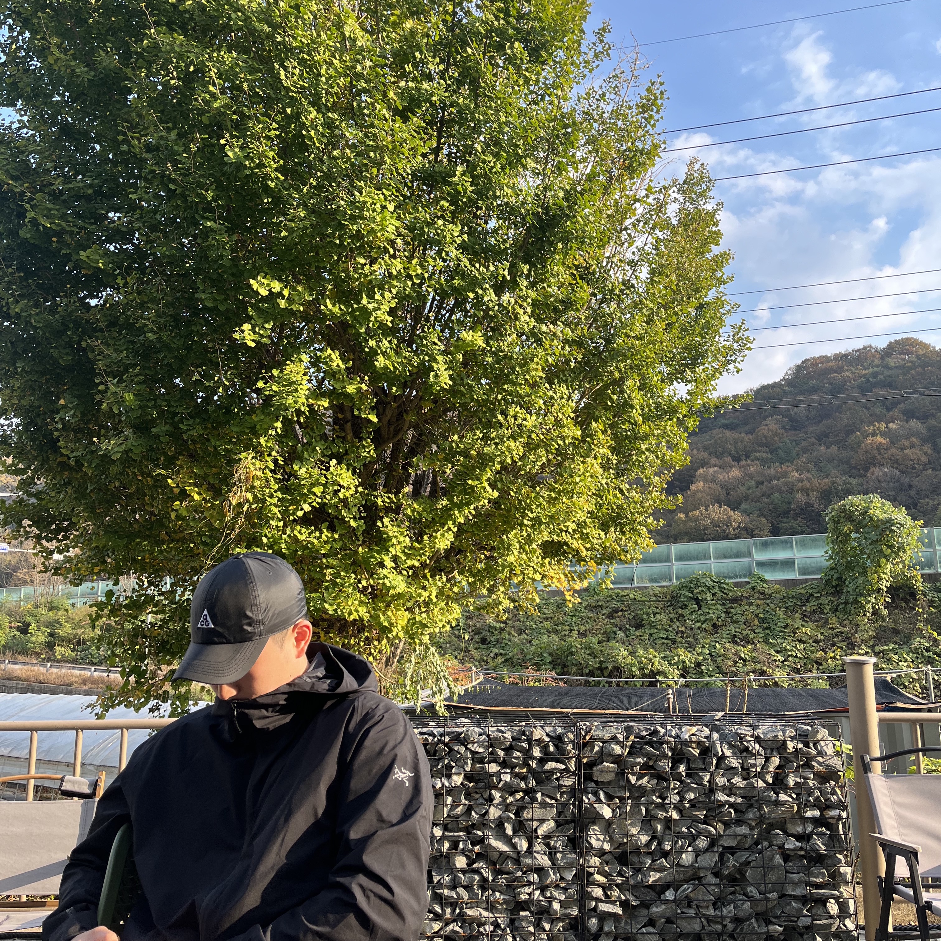 Arc'teryx Solano Hoody Black 착용 스타일