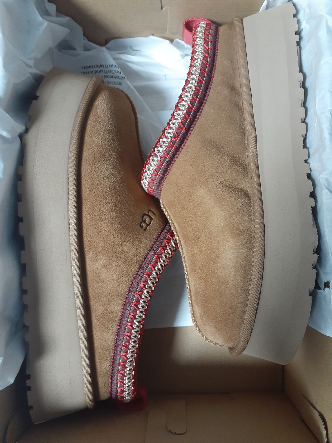 (W) UGG Tazz Slipper Chestnut 착용 스타일