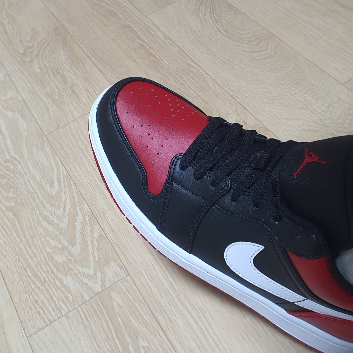 Jordan 1 Low Alternate Bred Toe 착용 스타일