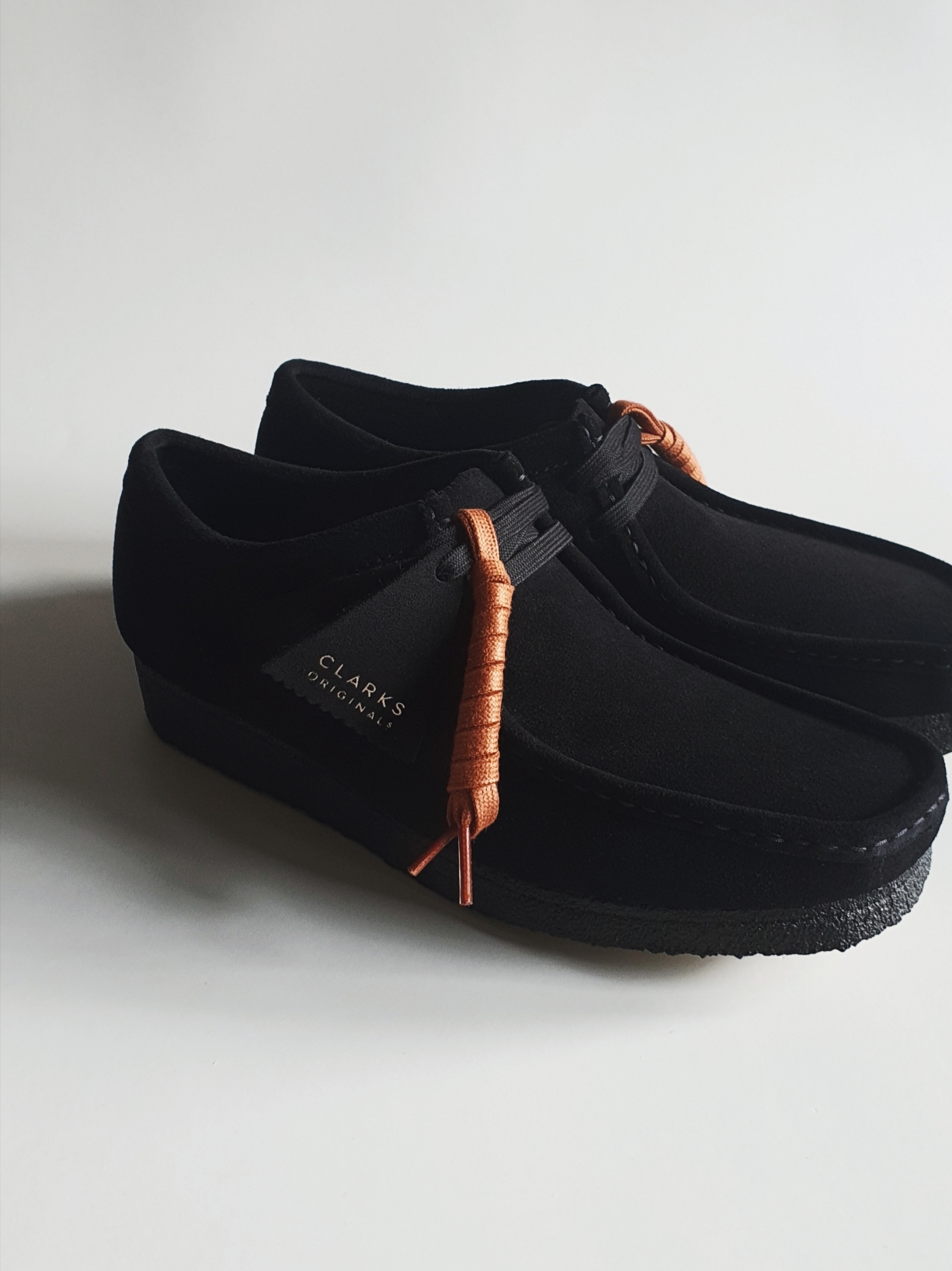 Clarks Wallabee Black Suede 착용 스타일