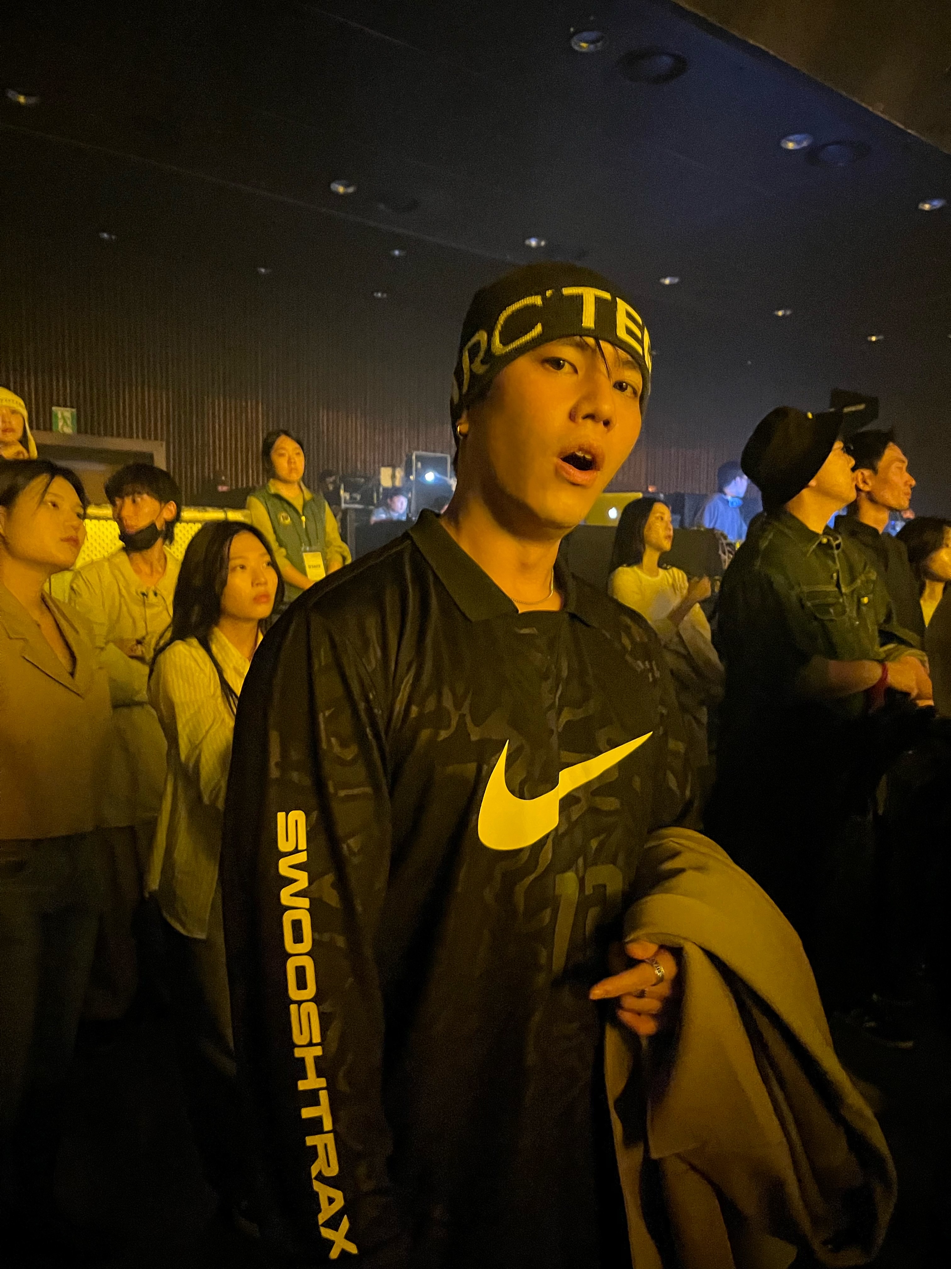 Arc'teryx Word Head Toque Black Sapphire, Asics Trabuco Max Black 착용 스타일 - 1