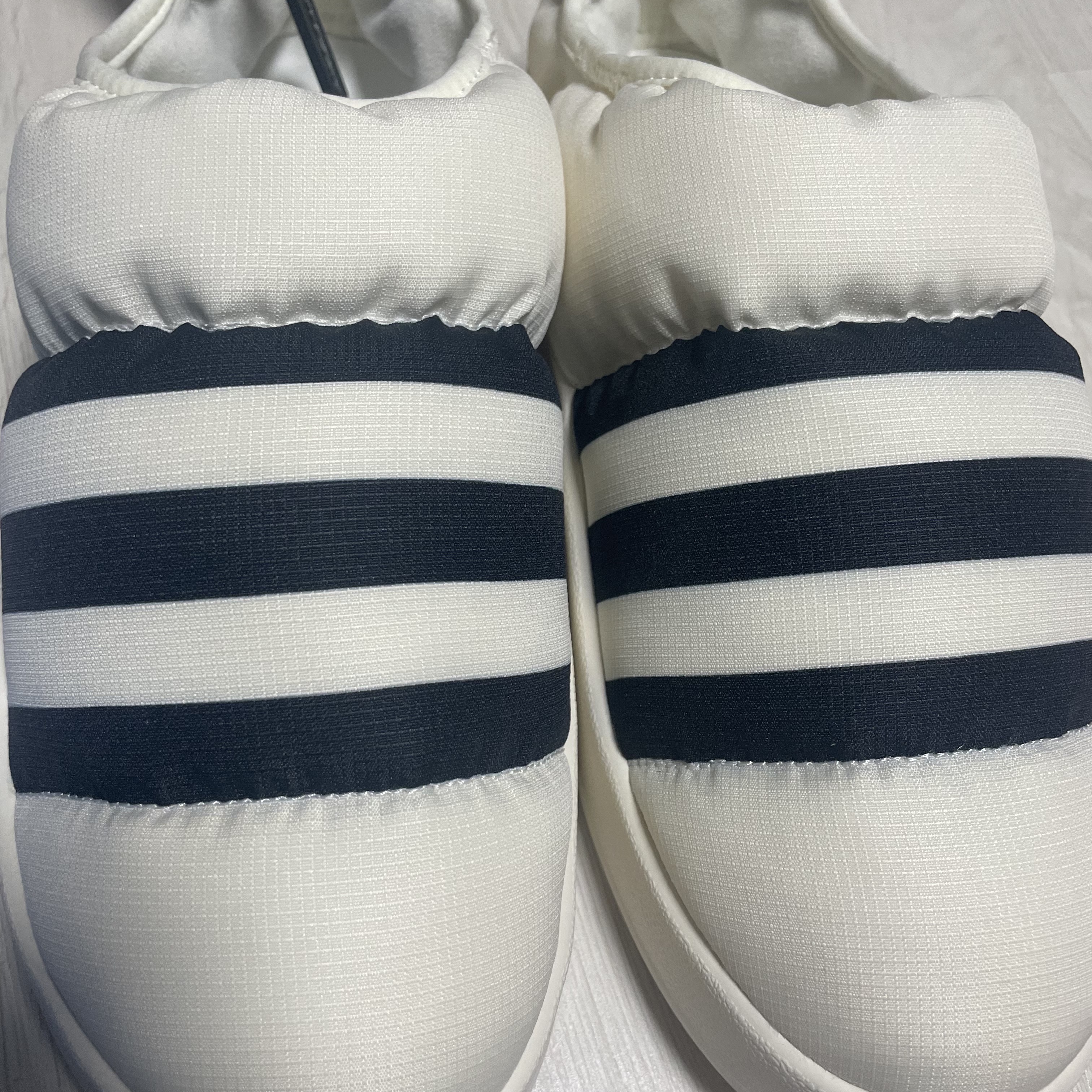 Adidas Puffylette Off White 착용 스타일