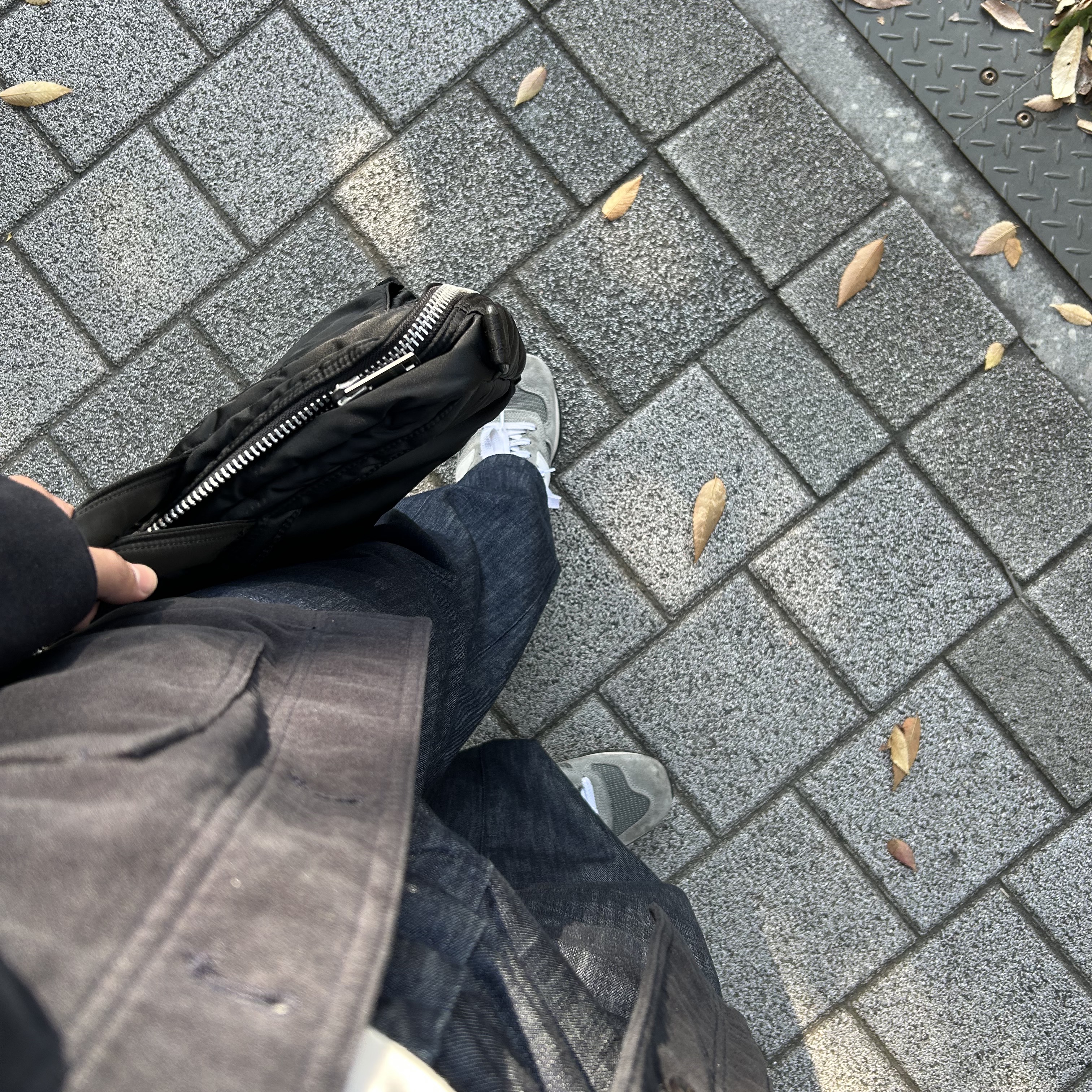 New Balance 990v1 Made in USA Grey White 착용 스타일