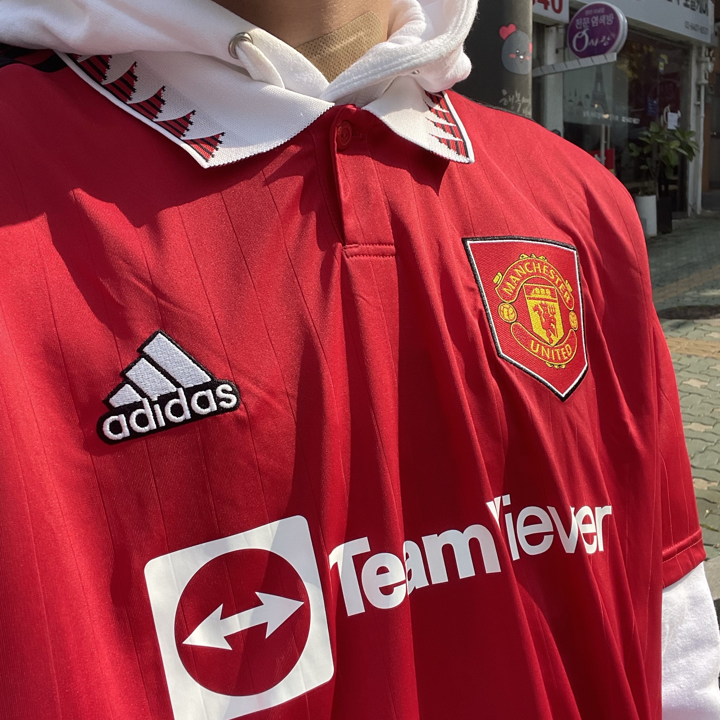 Adidas Manchester United 2022/23 Home Jersey Real Red - US Sizing (Non Marking Ver.) 착용 스타일