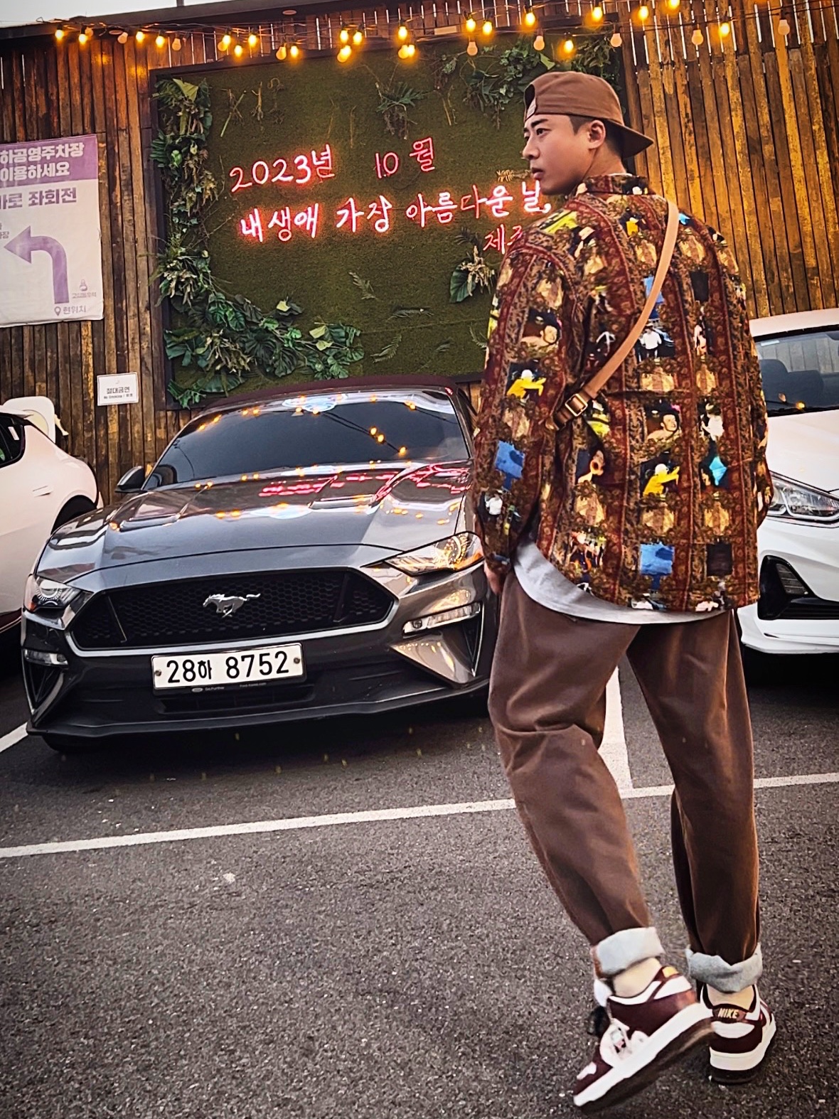 Supreme Mark Leckey Hardcore Printed Corduroy Shirt Multicolor - 23FW, Supreme Don’t Fuck Around T-Shirt Heather Grey - 22FW 착용 스타일 - 1