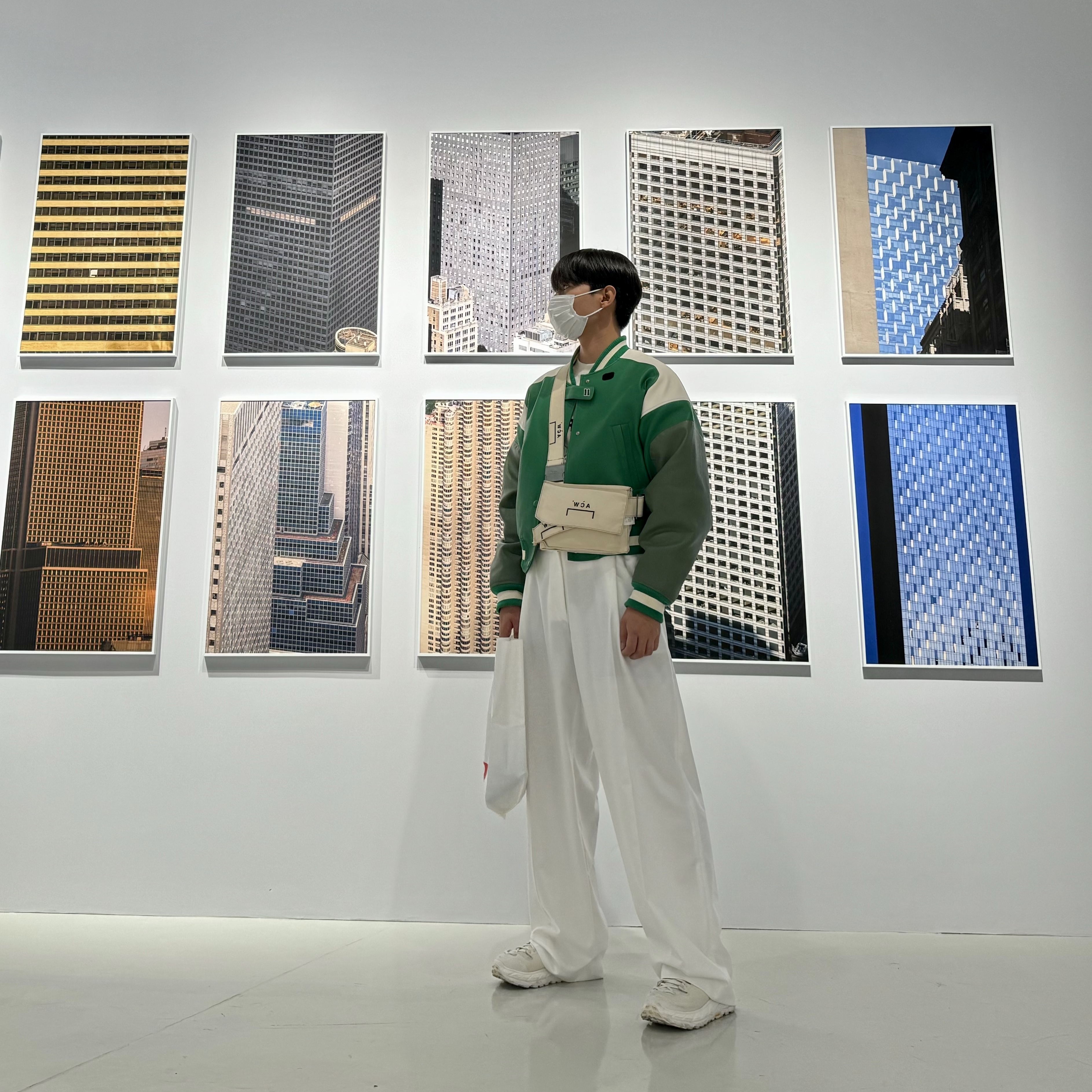 Hoka x Opening Ceremony Tor Ultra Hi 착용 스타일 - 1