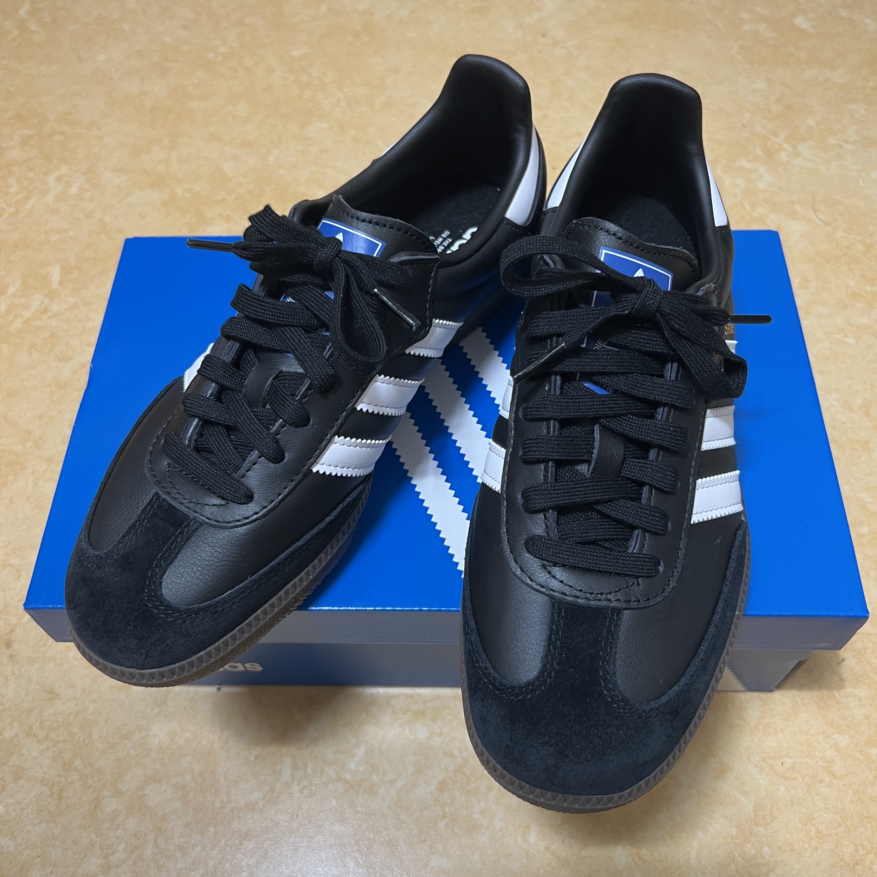 Adidas Samba OG Black White Gum 착용 스타일 - 3