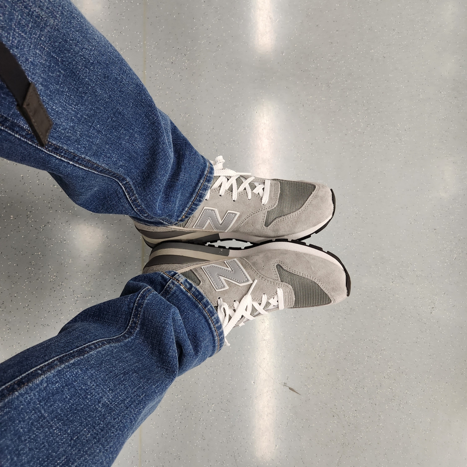 New Balance 996 Grey 착용 스타일 - 4