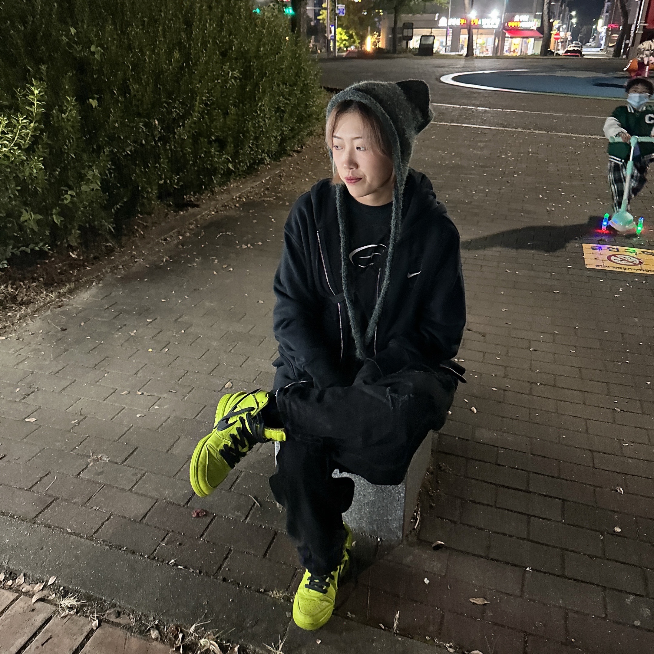 Nike x Ambush Dunk High Flash Lime 착용 스타일 - 2