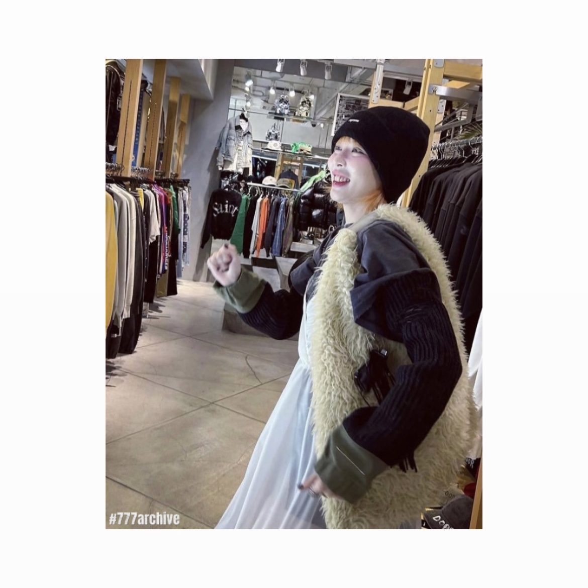 Supreme Mohair Beanie Black - 23FW, Asics x Cecilie Bahnsen GT-2160 White 착용 스타일 - 1