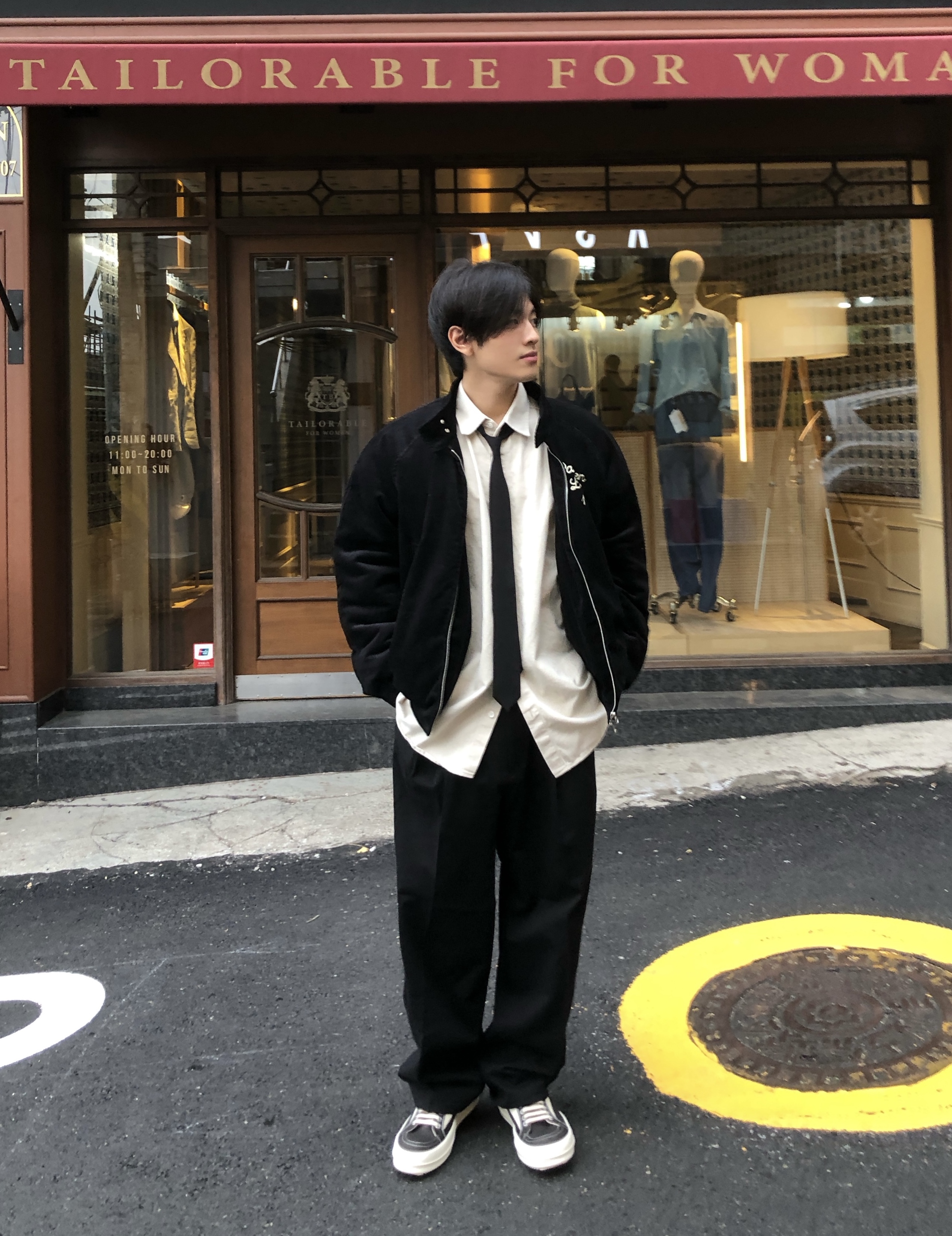 Rick Owens Drkshdw Suede Vintage Sneakers Dark Dust Pearl Milk White 착용 스타일 - 3