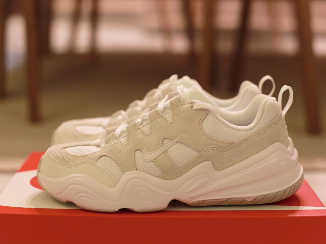 (W) Nike Tech Hera Summit White 착용 스타일 - 1
