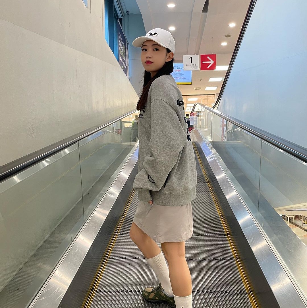 Opening Project Sport Service Sweatshirt Melange Grey, Opening Project Sport Service Sweatshirt Off White 착용 스타일 - 2