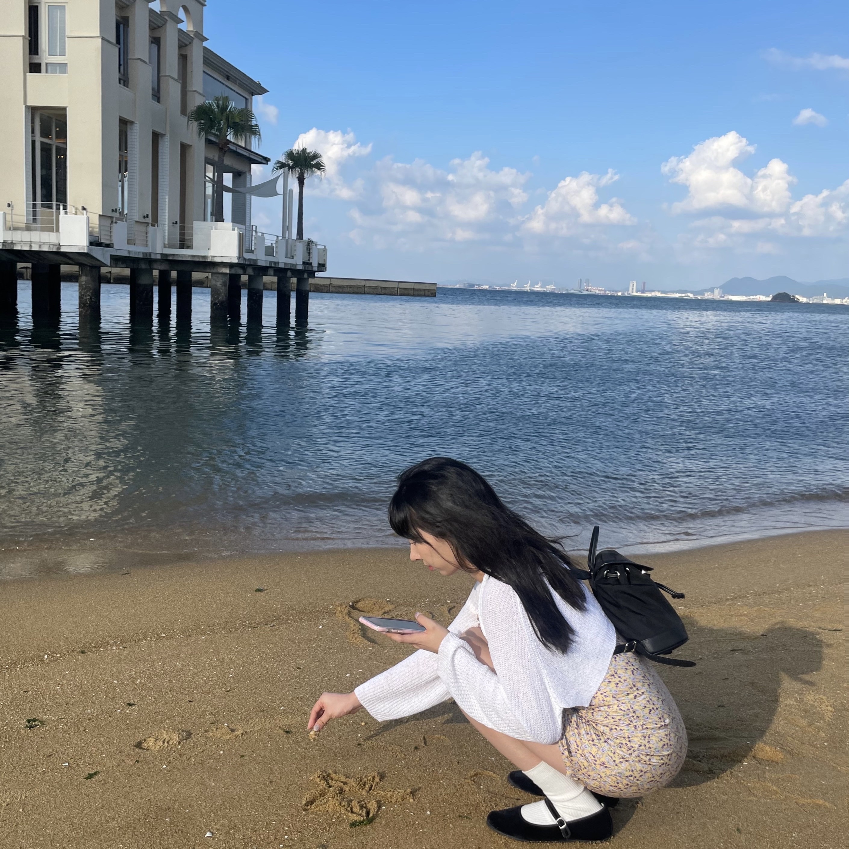 Threetimes Acorn Backpack Black 착용 스타일 - 1