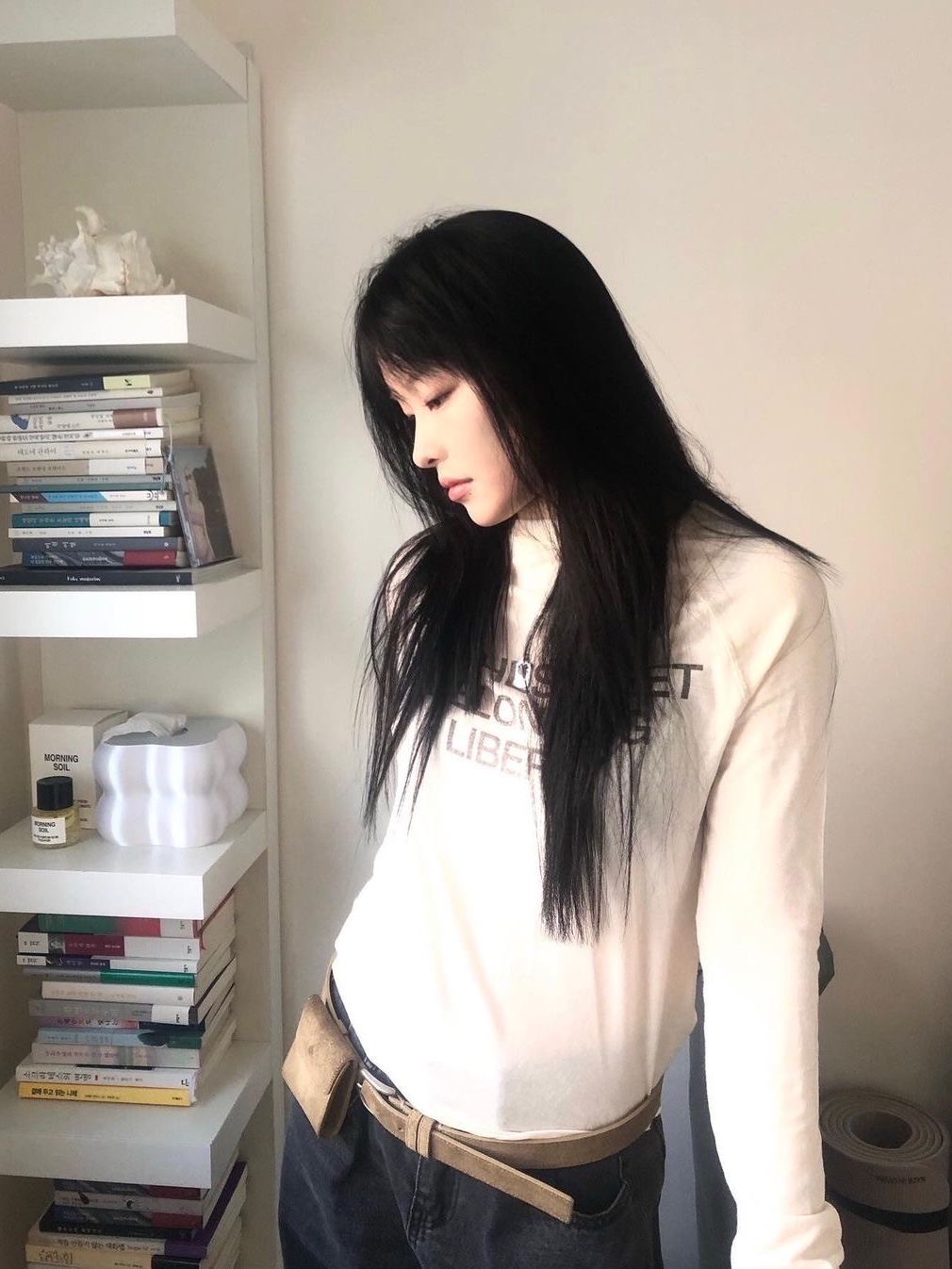 Millo Women Hole Raglan T-Shirt Cream, Millo Women Hole Raglan T-Shirt Green 착용 스타일 - 2