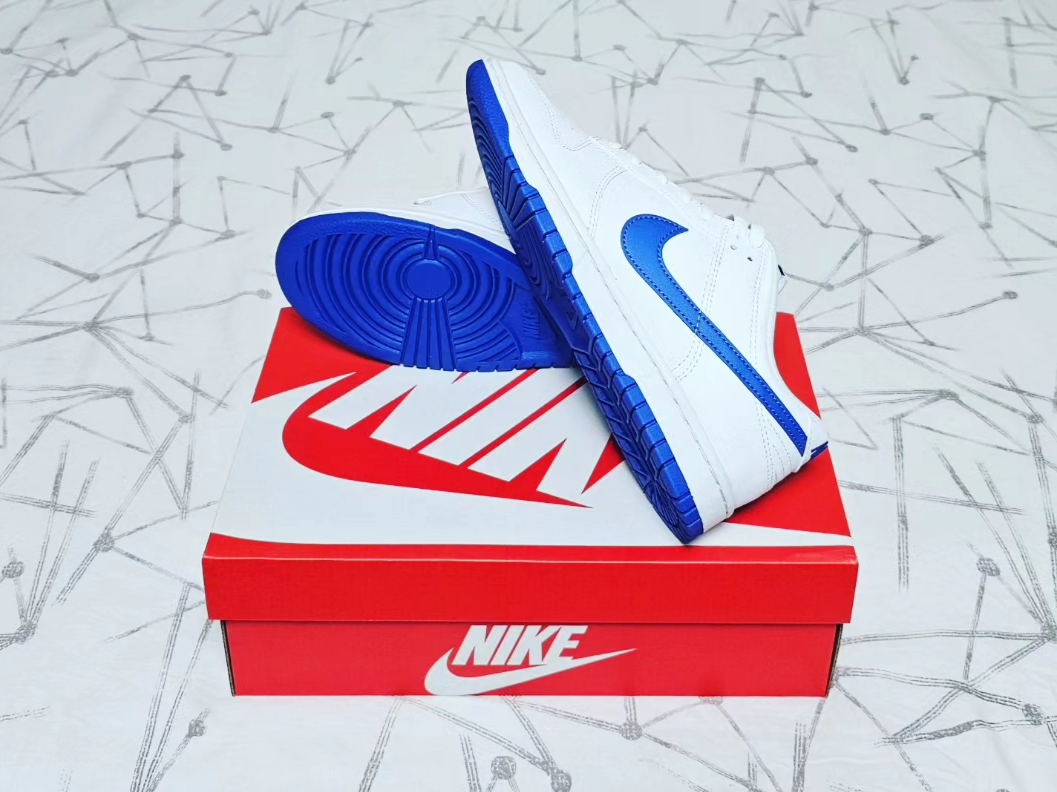 Nike Dunk Low Retro White Hyper Royal 착용 스타일 - 4