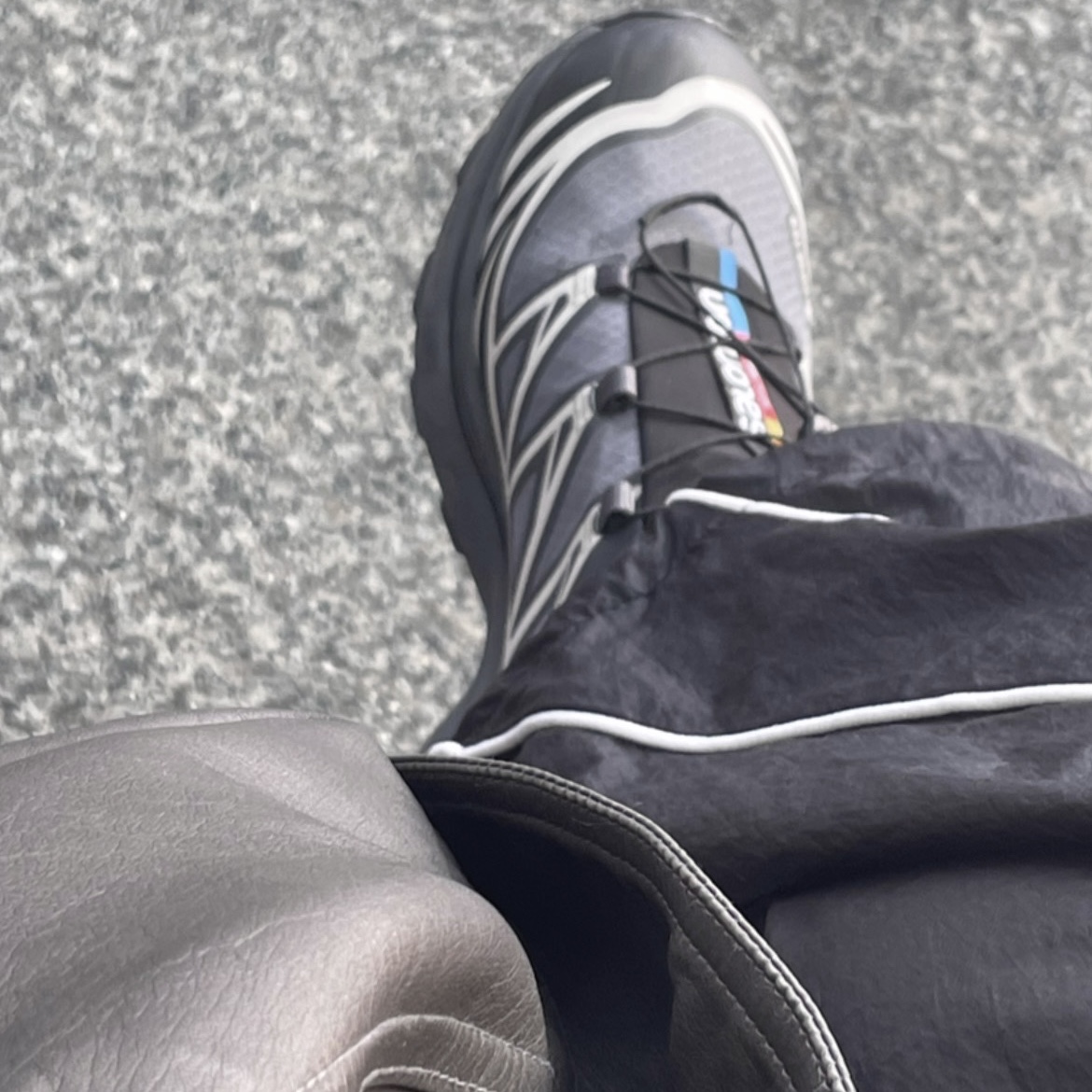 Salomon XT-6 Gore-Tex Black Ebony 착용 스타일