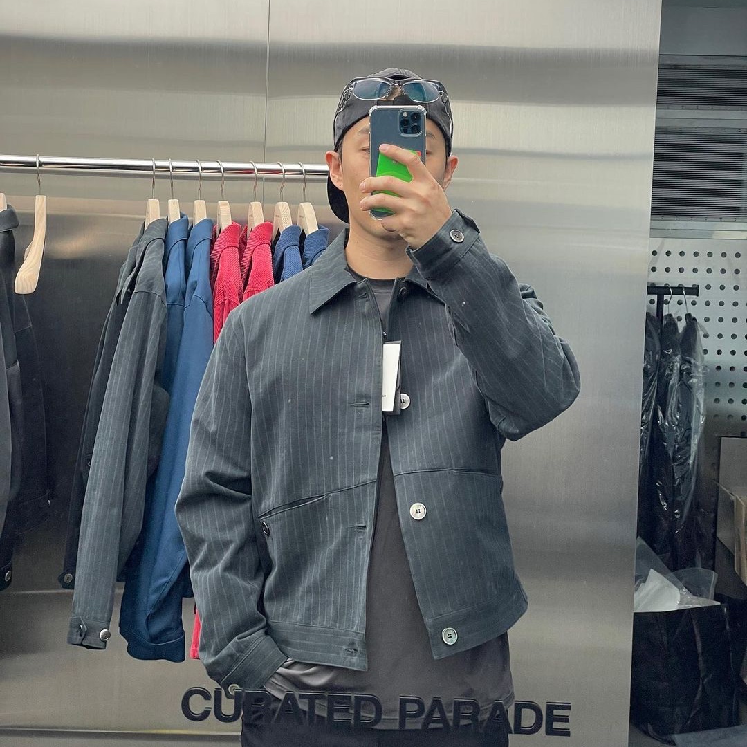 Curated Parade Gem Jacket Grey Stripe 착용 스타일