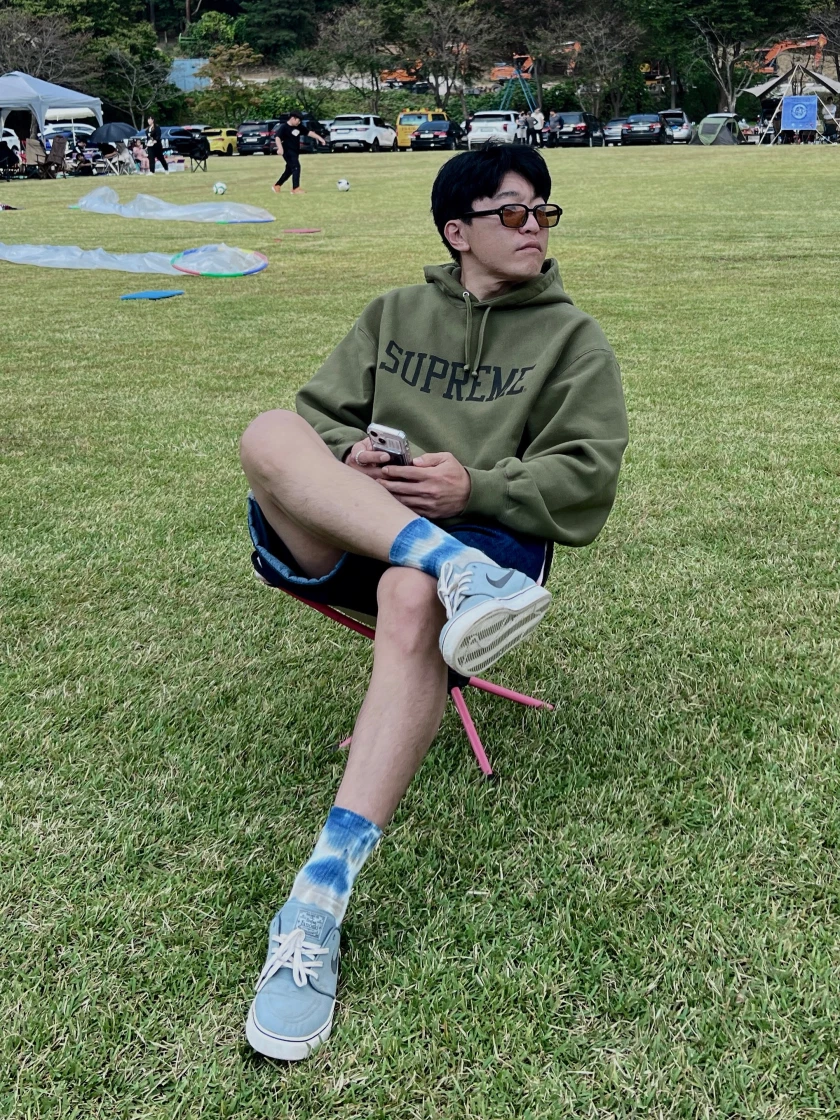 Supreme Varsity Hoode... STYLE | KREAM