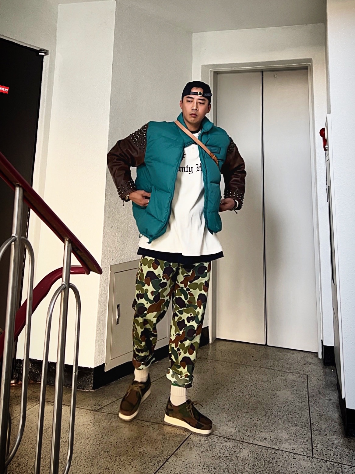 Supreme x Bounty Hunter Thermal Henley L/S Top Natural - 23FW, Jordan x Off-White S/S Top Forest Green Black - US/EU 착용 스타일 - 1