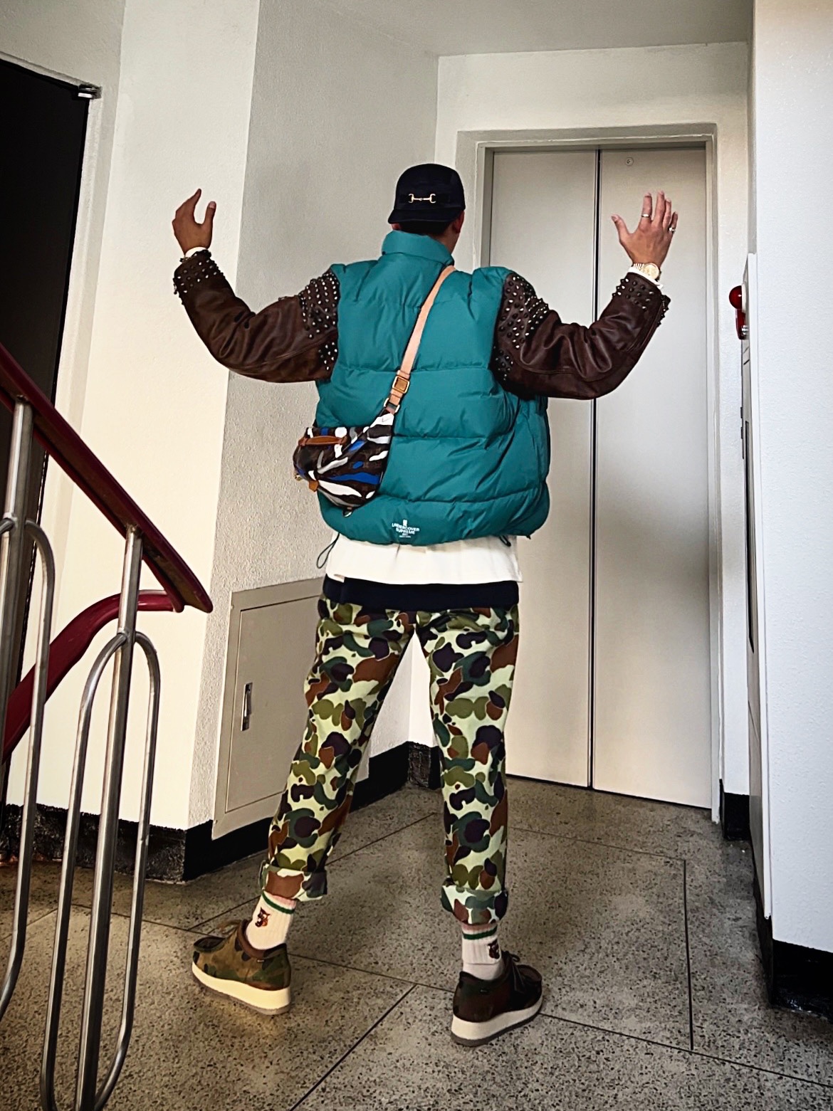 Supreme x Undercover Puffer Jacket Teal - 23SS, Supreme x Bounty Hunter Thermal Henley L/S Top Natural - 23FW 착용 스타일 - 3