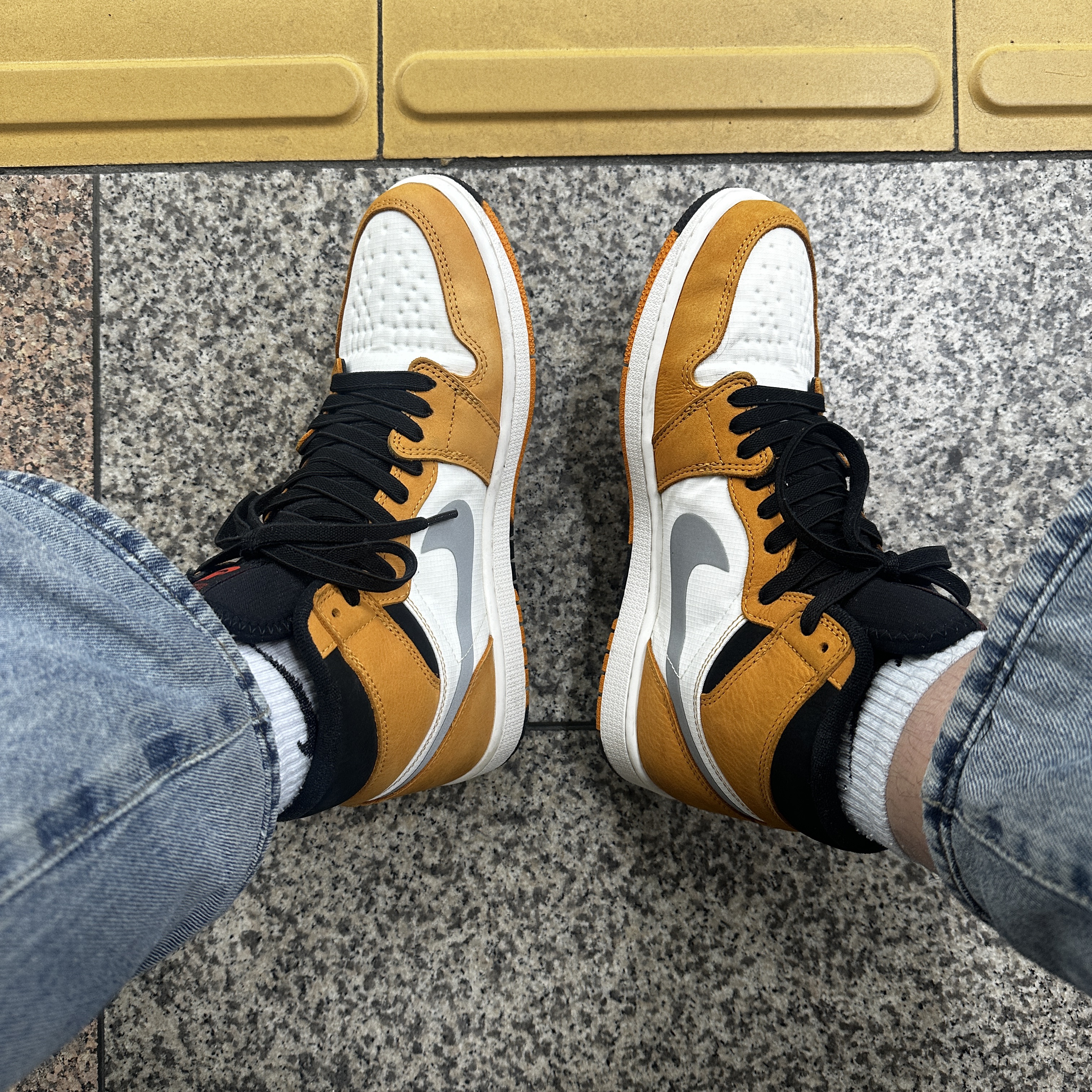 Jordan 1 Element Gore-Tex Light Curry 착용 스타일