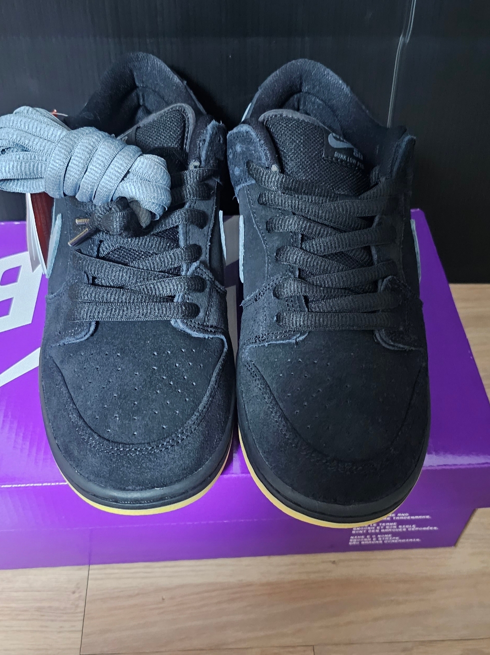 Nike SB Dunk Low Pro Black Cool Grey 착용 스타일 - 1