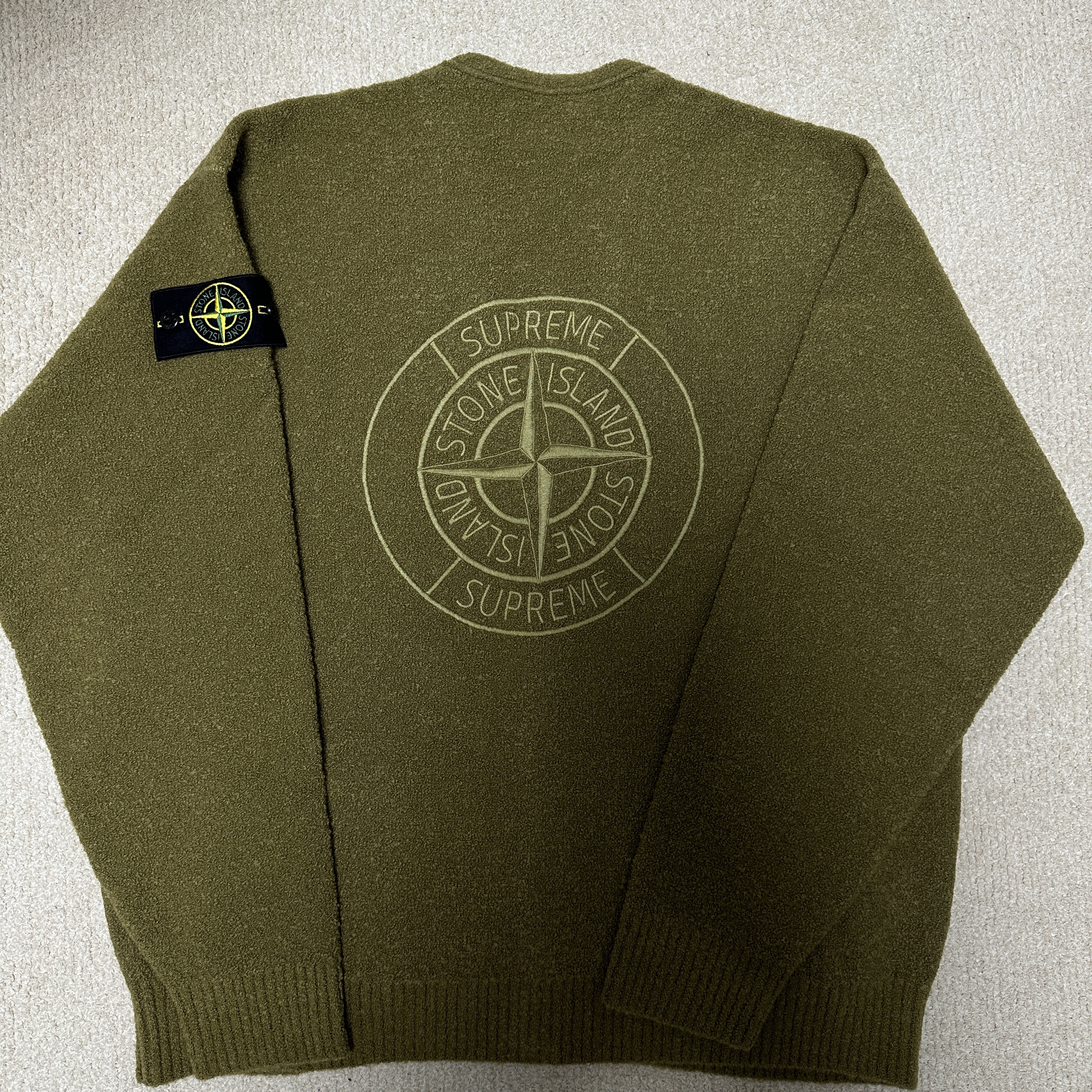 Supreme x Stone Island Boucle Cardigan Olive - 23FW 착용 스타일