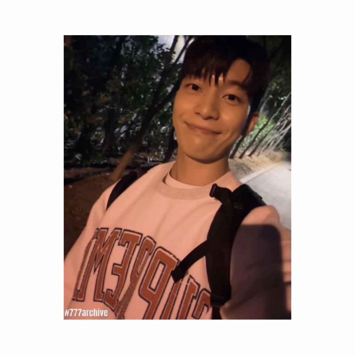 Supreme Inside Out Crewneck Ash Grey - 23FW 착용 스타일 - 2