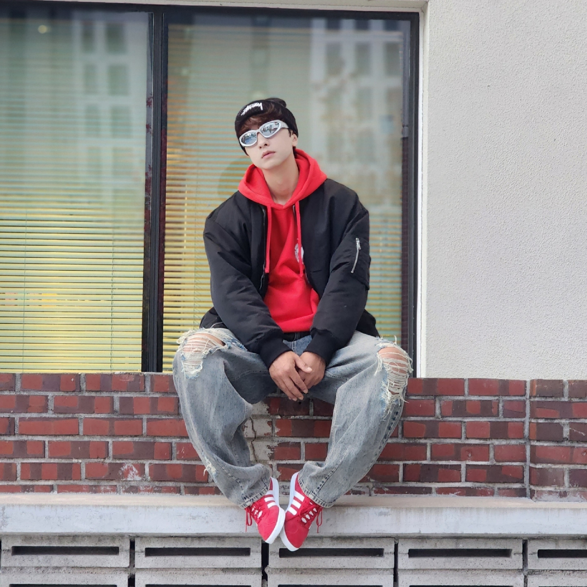 Stussy Big Stock Cuff Beanie Black, Stussy Beach Roots Hoodie Red 착용 스타일 - 3