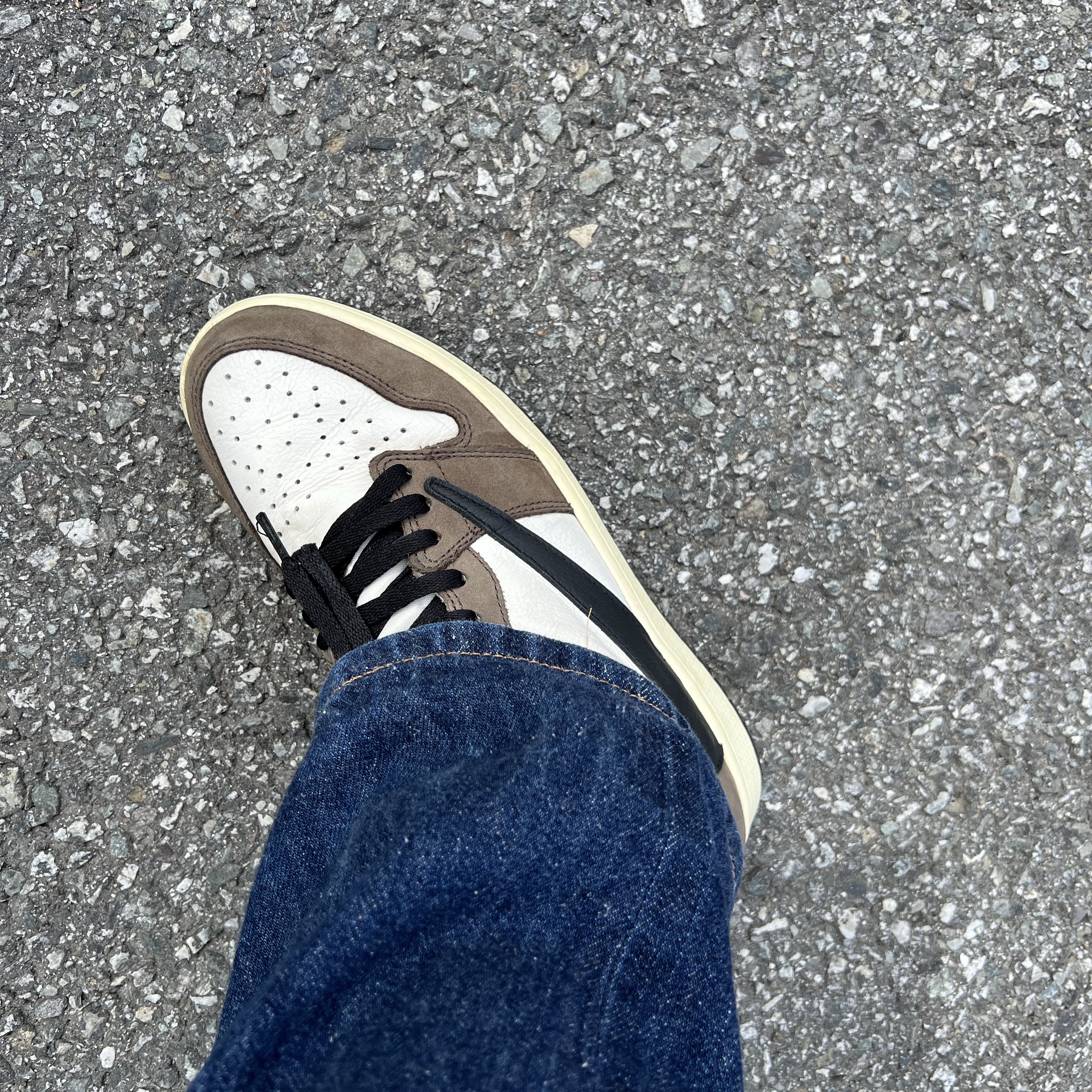 Jordan 1 x Travis Scott Retro High OG SP Mocha 착용 스타일