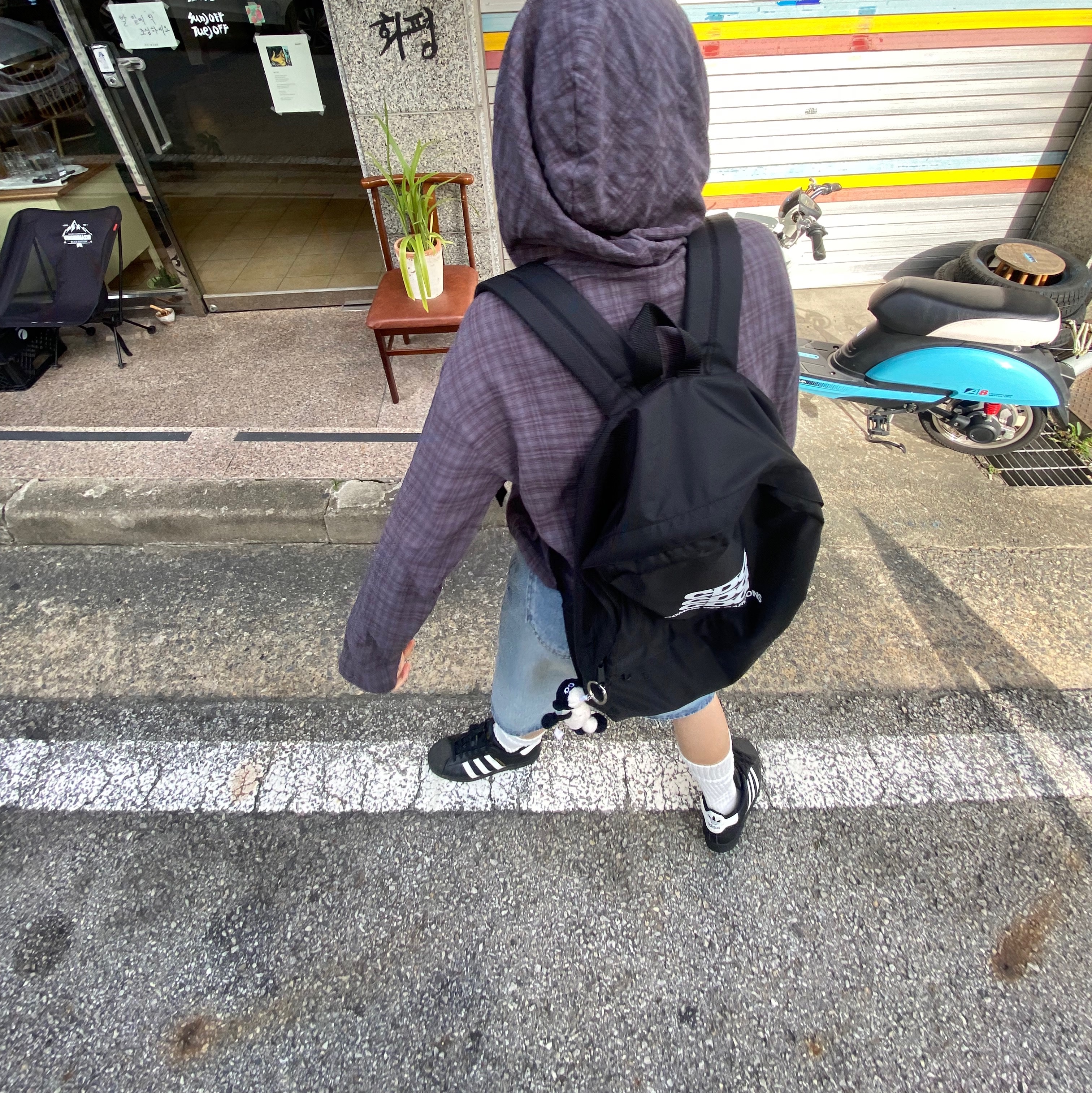 CDG Backpack Black 착용 스타일 - 2