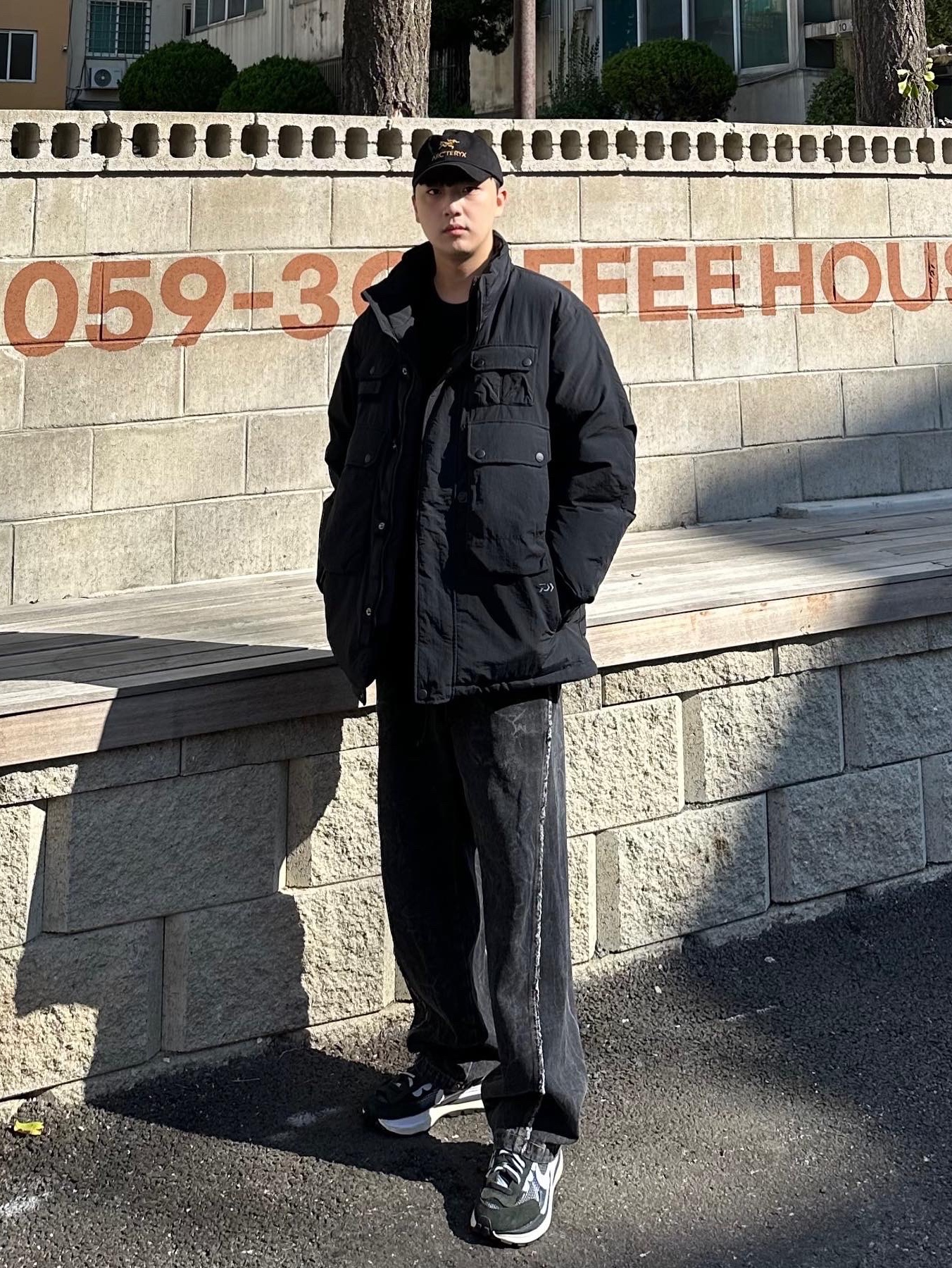 Nike x Sacai VaporWaffle Black White 착용 스타일 - 2