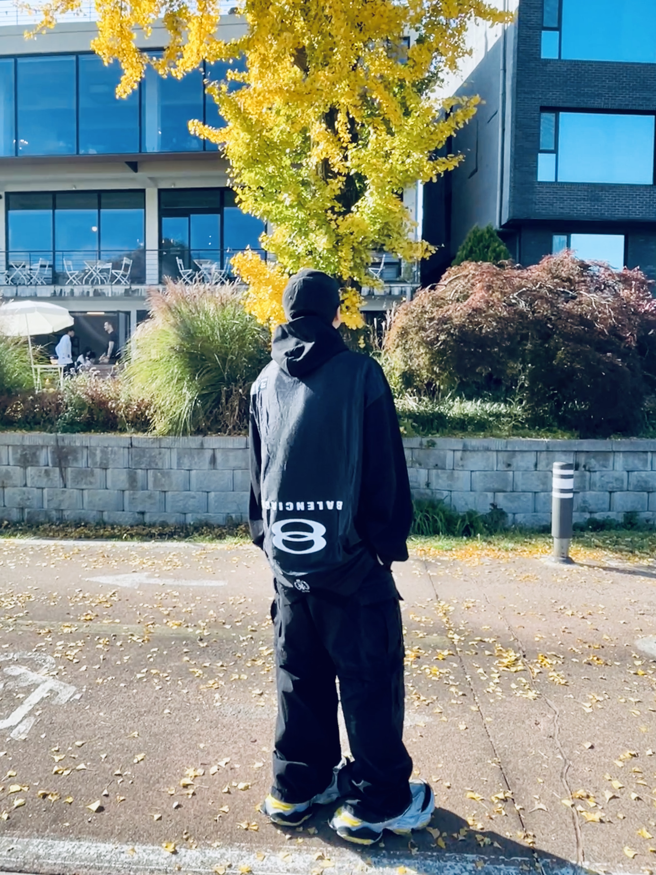 Balenciaga Cargo Sneakers Grey Black Yellow, Balenciaga Cotton Ripstop Large Fit Cargo Pants Black 착용 스타일