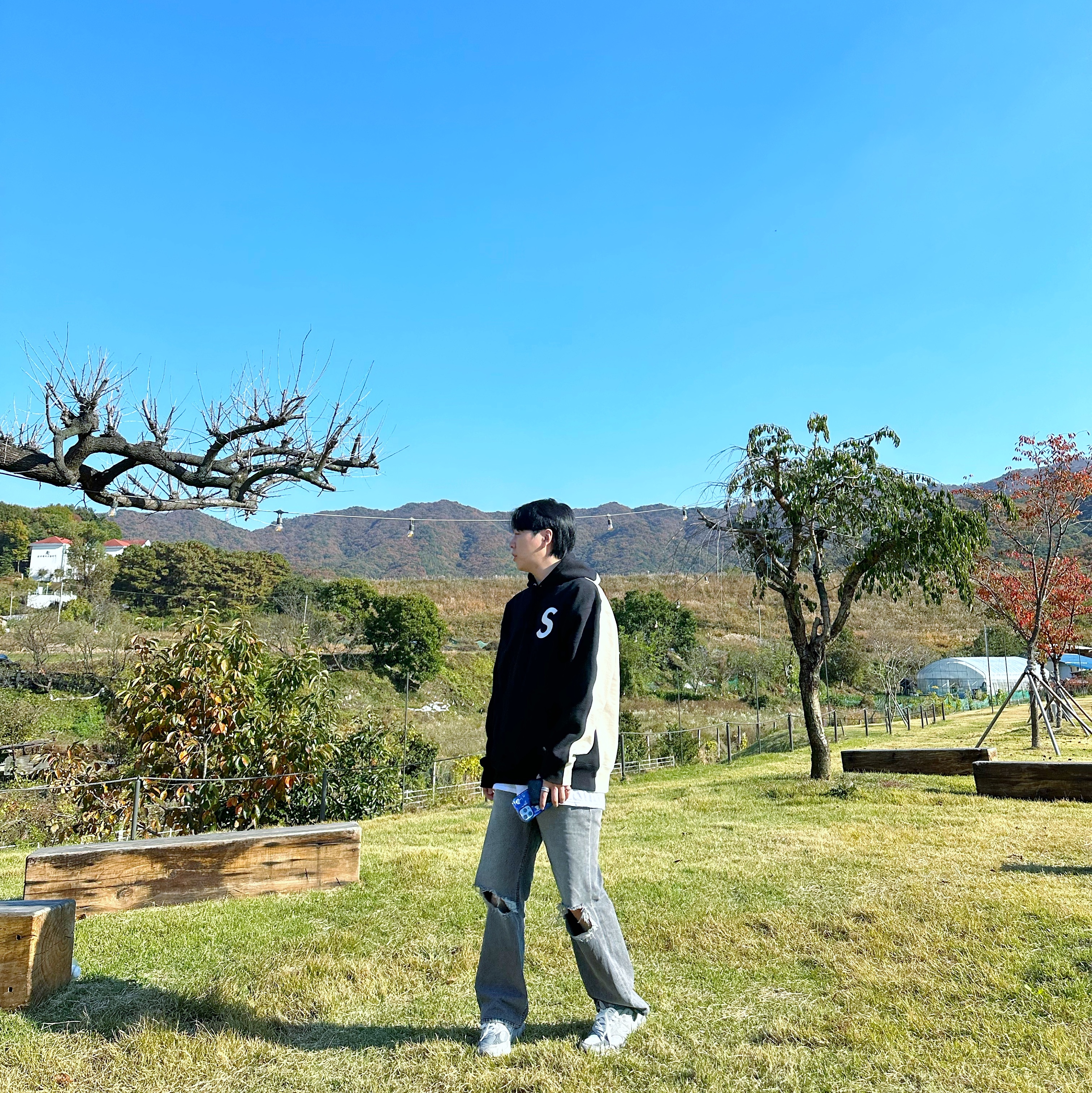 Supreme S Logo Split Hooded Sweatshirt Black - 21FW, New Balance 993 Made in USA Grey - D Standard 착용 스타일 - 3