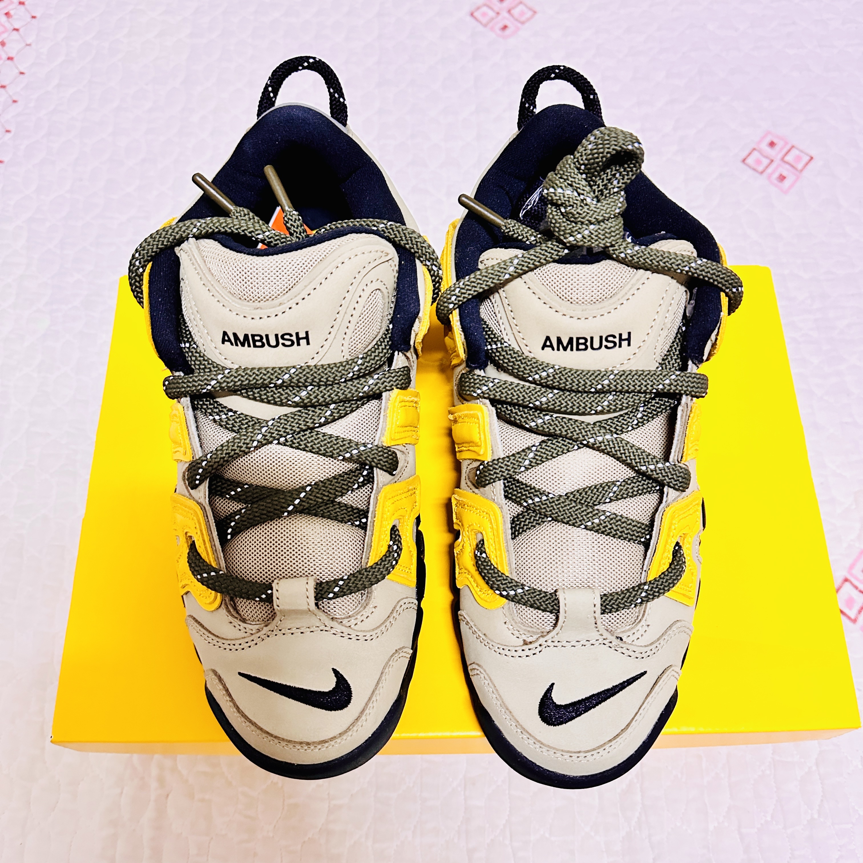 Nike x Ambush Air More Uptempo Low Vivid Sulfur and Limestone 착용 스타일