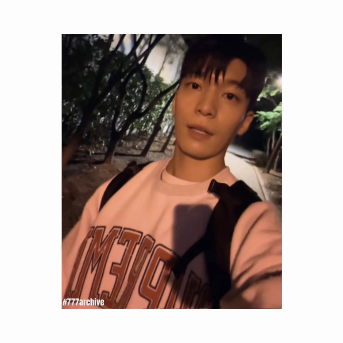 Supreme Inside Out Crewneck Ash Grey - 23FW 착용 스타일 - 3
